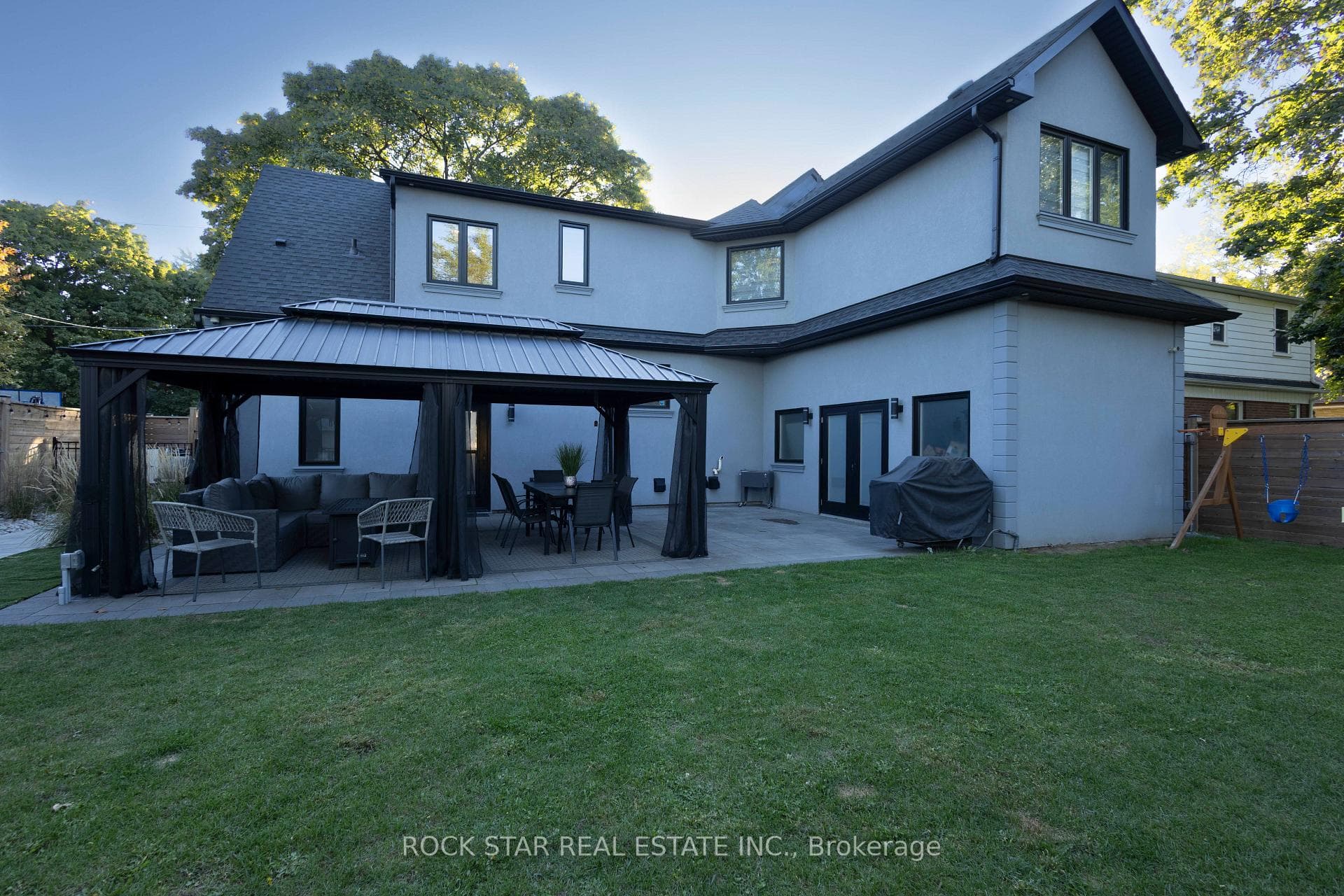 2055 Courtland Crescent - Detached photo 34 of 40 in Mississauga, Ontario