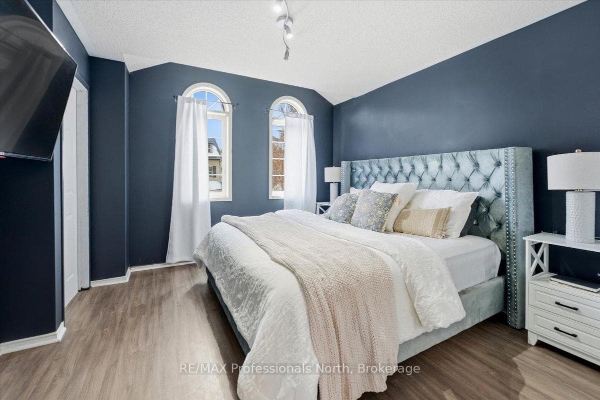 98 Roxton Road - Semi-Detached photo 15 of 28 in Oakville, Ontario