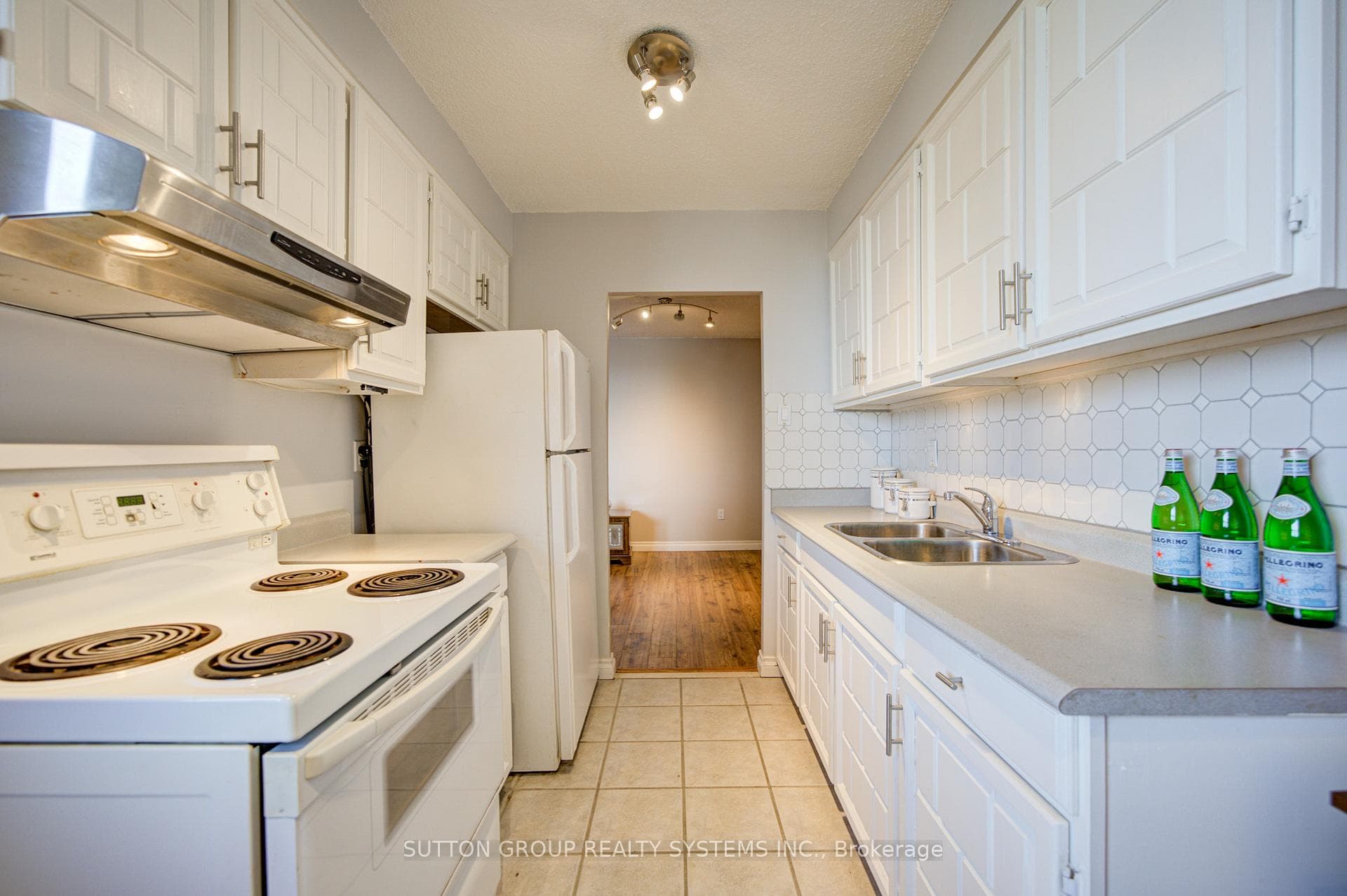 10 Muirhead Road Unit 806 - Condo photo 12 of 45 in Hillcrest Village / Bayview Village, Ontario