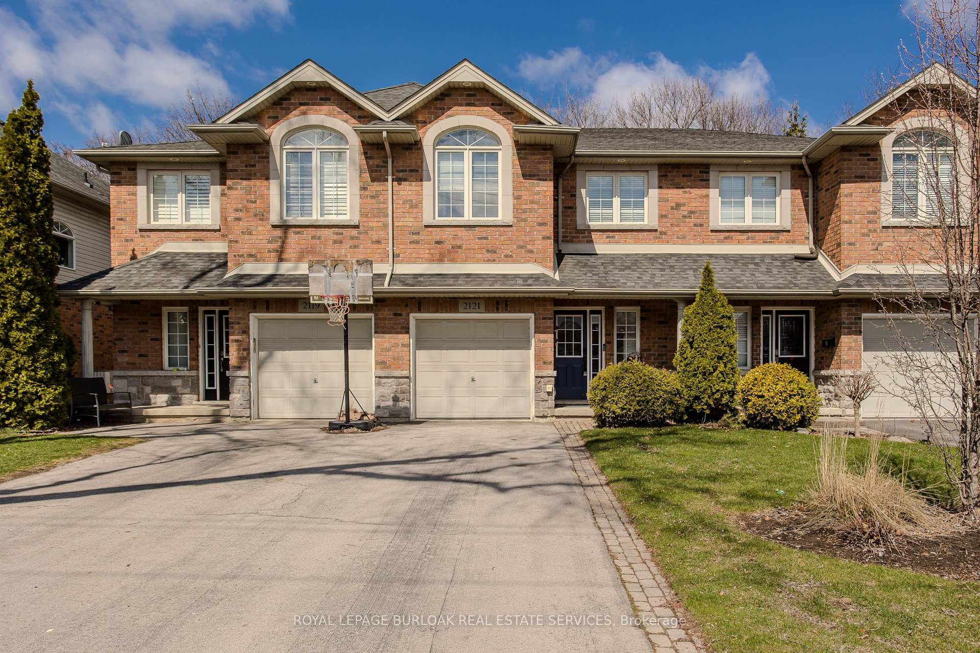 2121 Prospect Street - Townhouse for sale in Tyandaga, Ontario