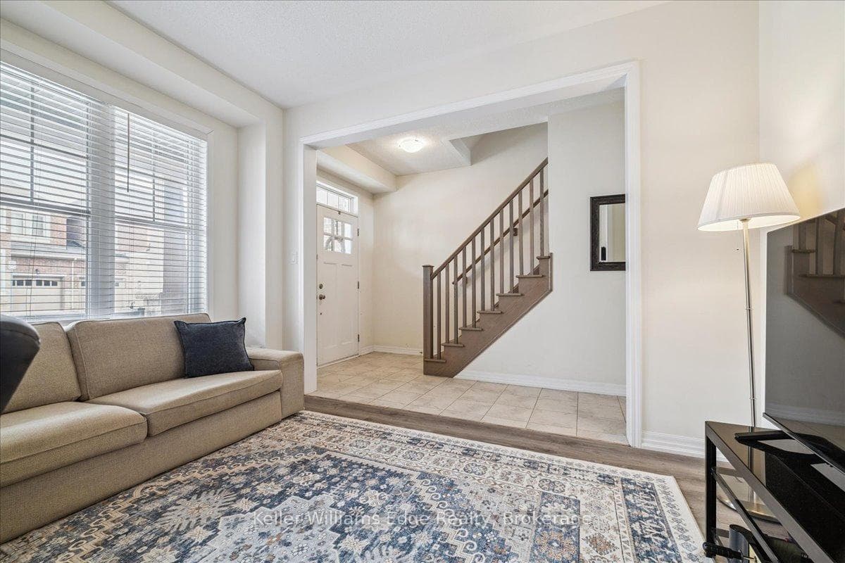 244 Harold Dent Trail - Townhouse photo 9 of 40 in Oakville, Ontario