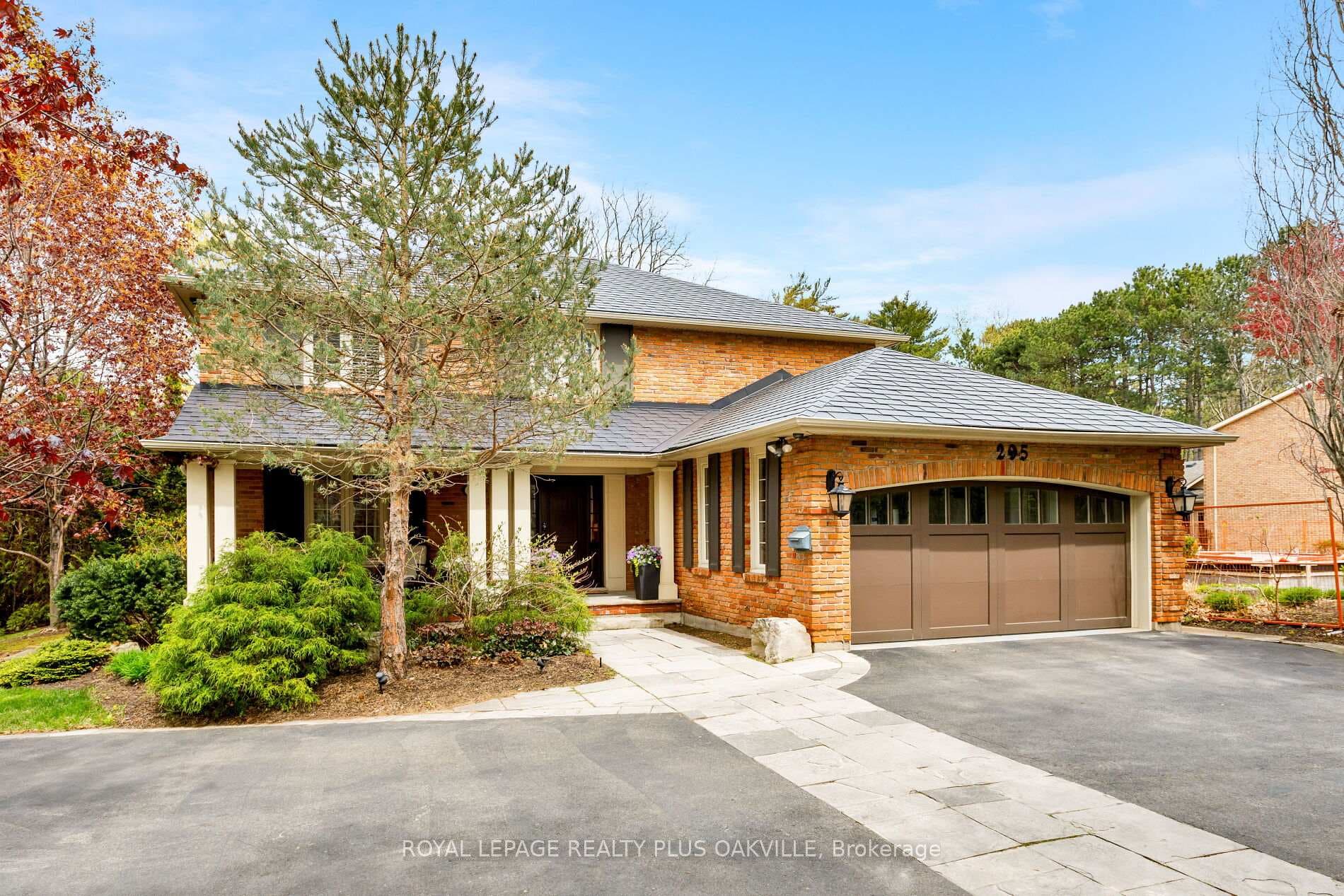 295 Shoreacres Road - Detached photo 2 of 49 in Burlington, Ontario