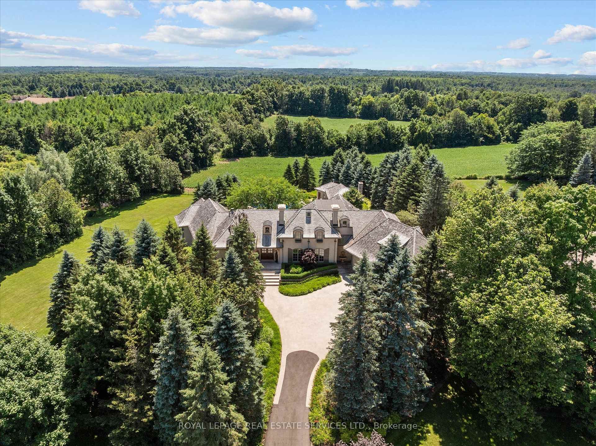 10090 Pineview Trail - home for sale in Milton, Ontario