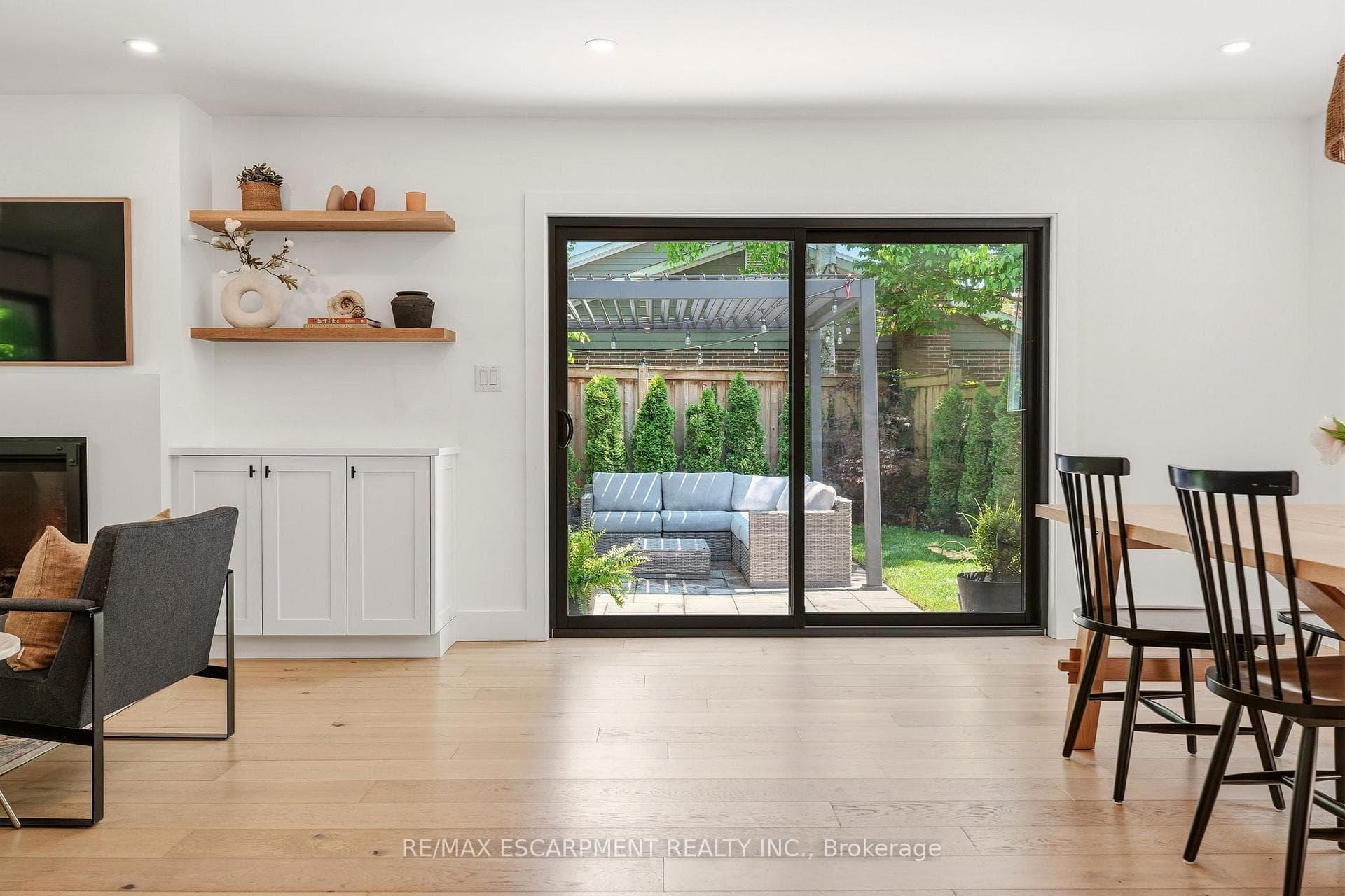 394 RANKIN Drive - Detached photo 10 of 50 in Burlington, Ontario