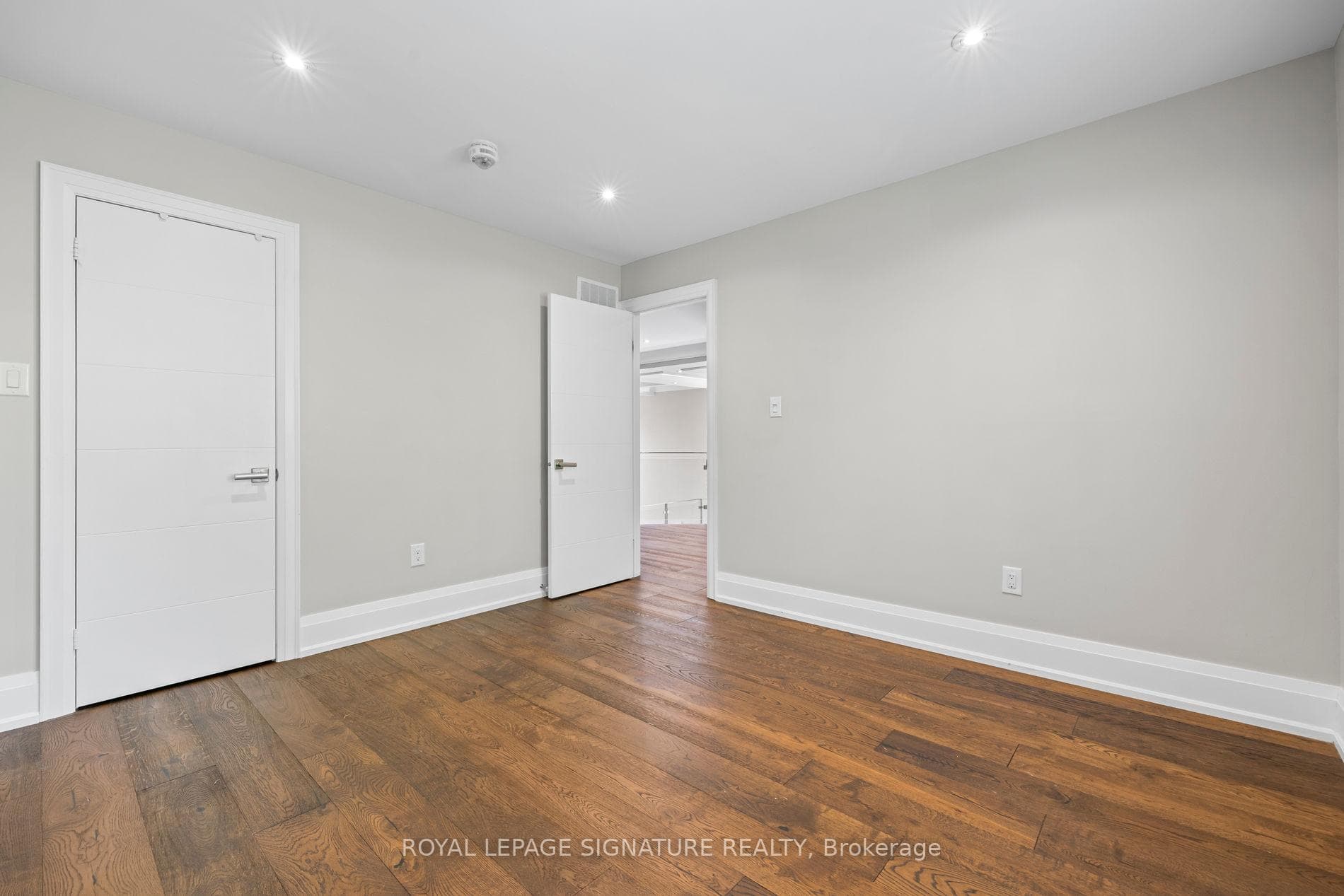 2480 Upper Valley Crescent - Detached photo 26 of 50 in Oakville, Ontario