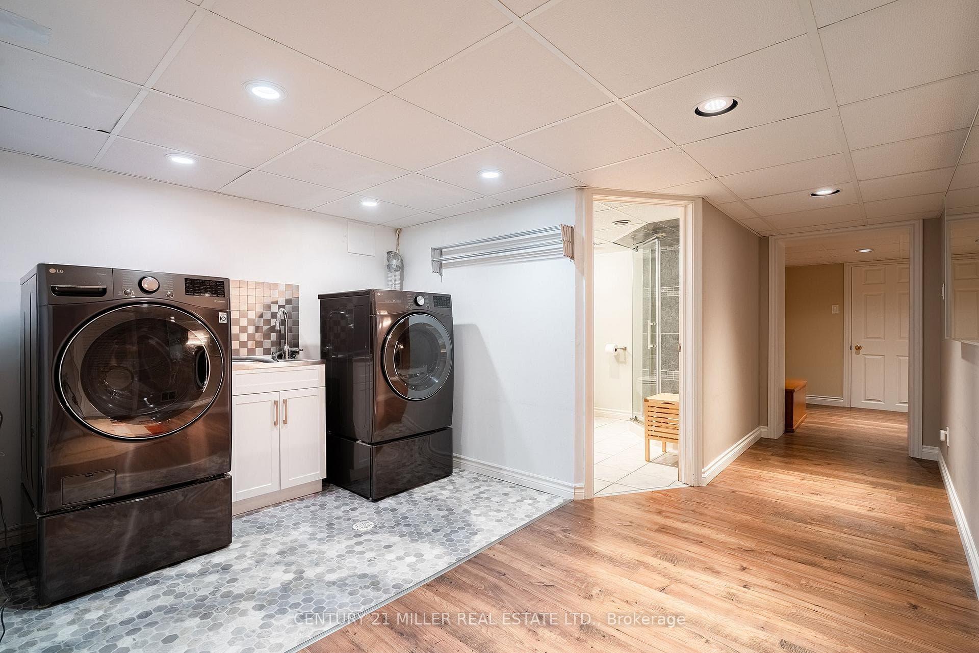 262 Oakwood Crescent - Detached photo 33 of 48 in Oakville, Ontario
