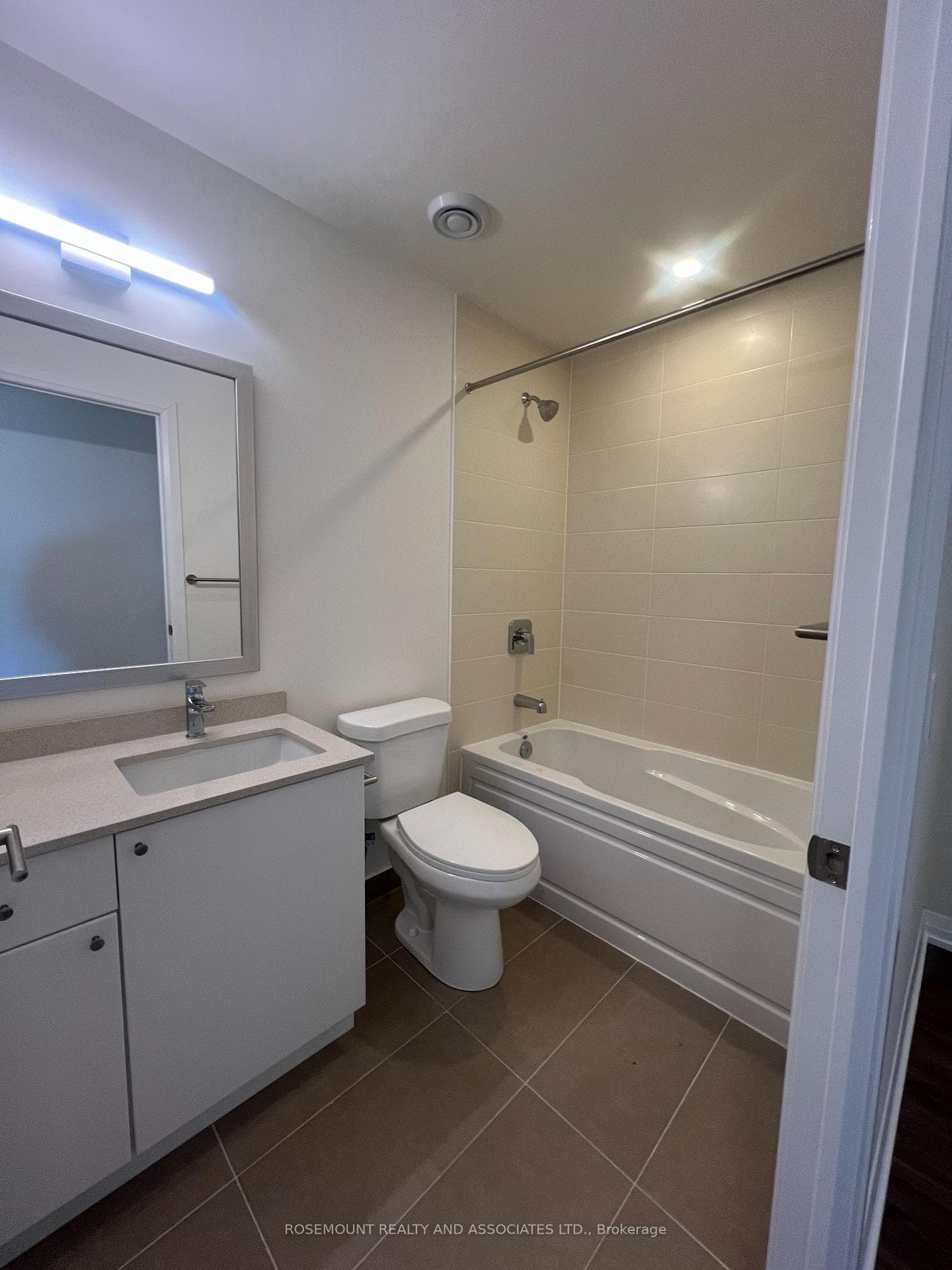3270 Sheppard Avenue Unit 1029 - Condo photo 5 of 8 in Scarborough Village / Eglinton East, Ontario