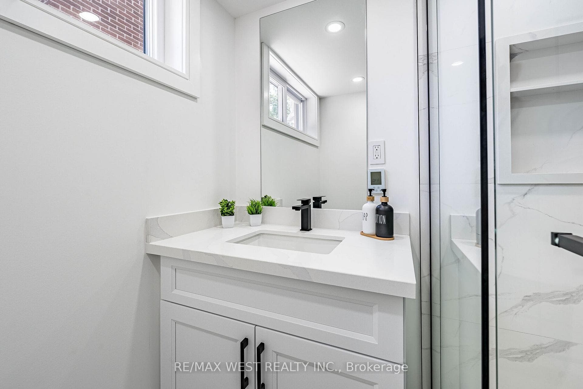 18 Torrington Drive - Detached photo 41 of 44 in Etobicoke (Islington / Rexdale), Ontario