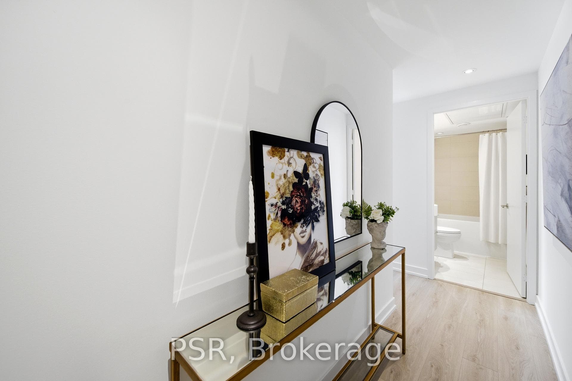 161 Roehampton Avenue Unit 2005 - Condo photo 18 of 25 in Leaside / Davisville, Ontario