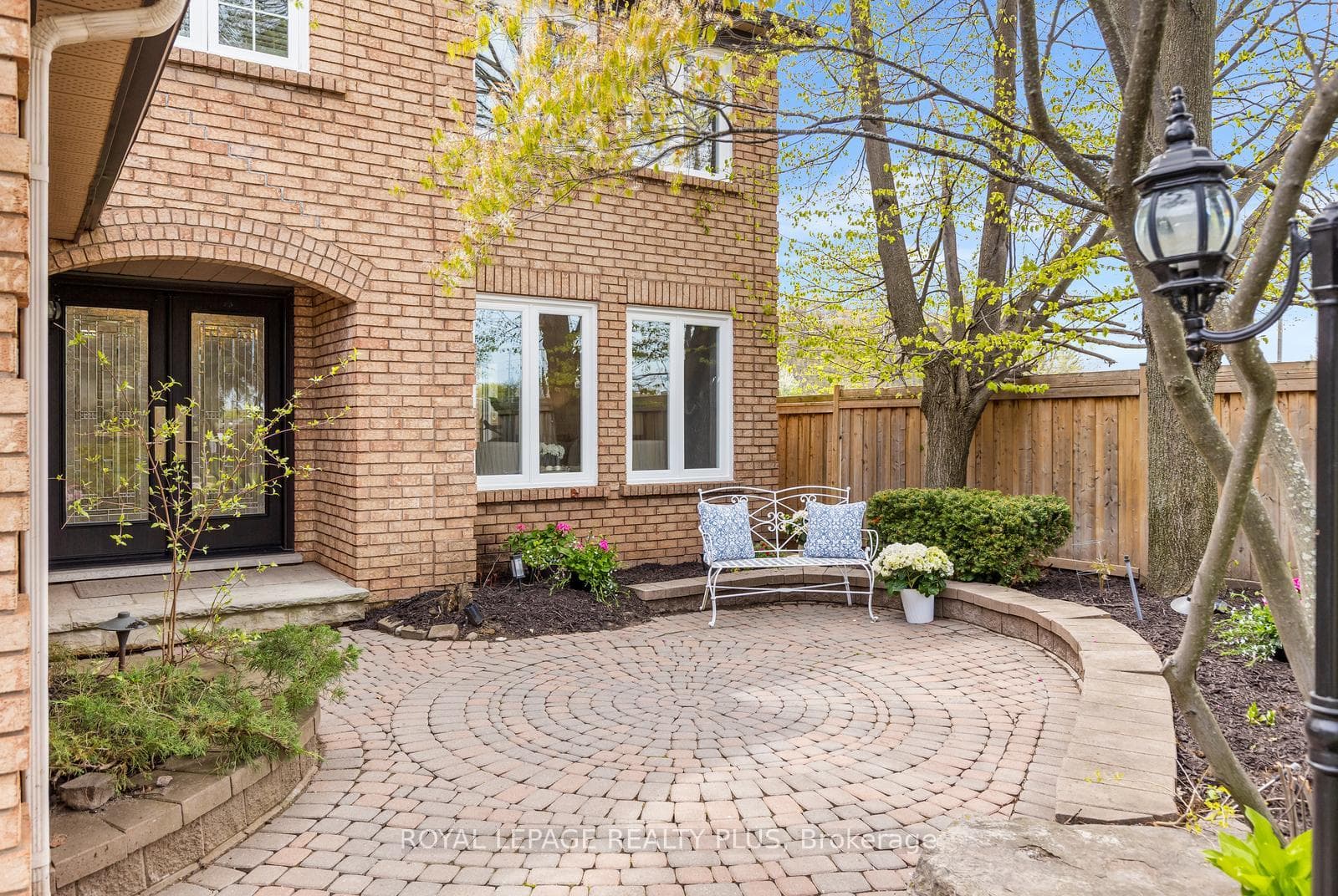1504 Tanner Court - Detached photo 3 of 50 in Oakville, Ontario