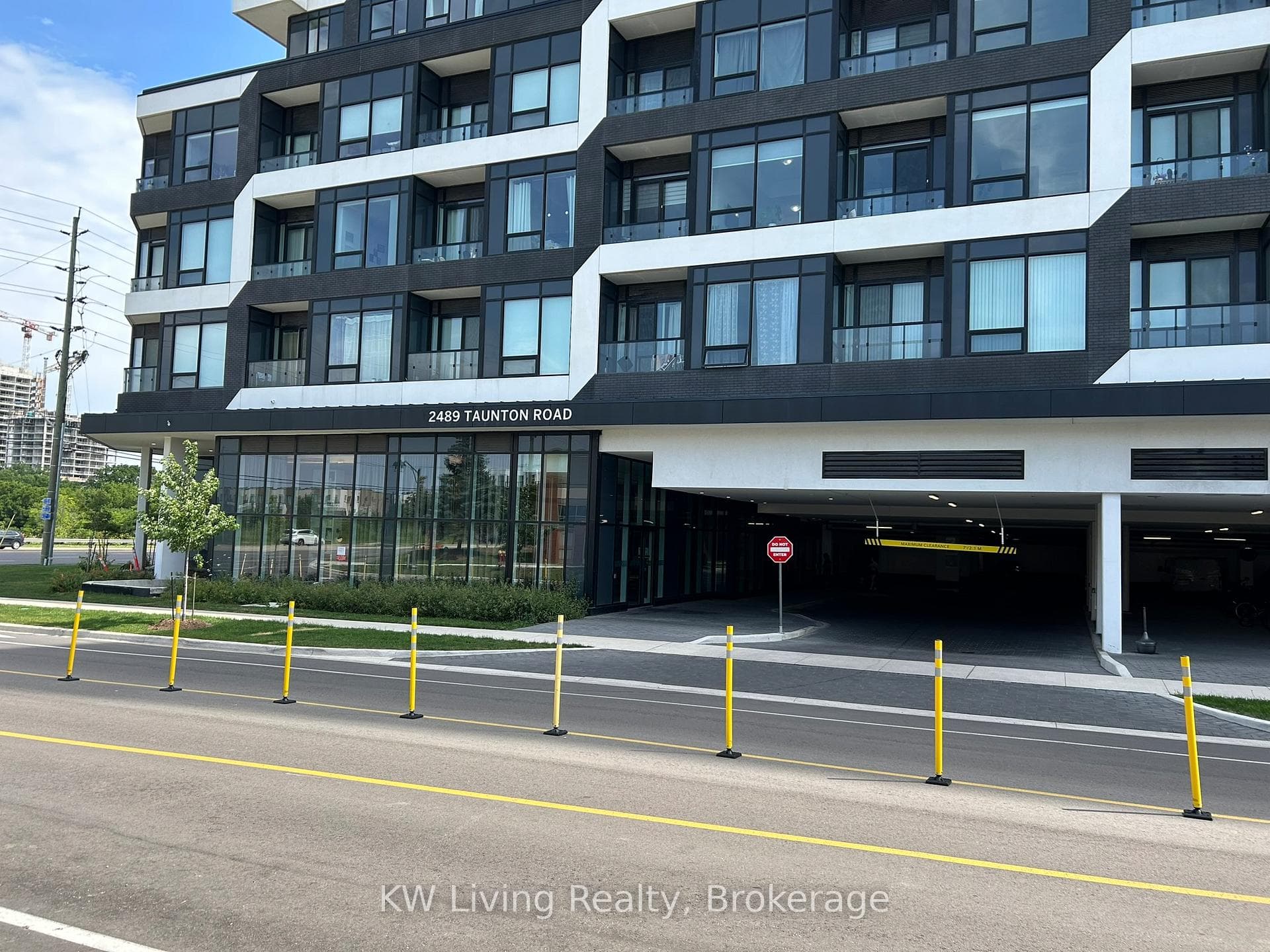 2489 Taunton Road Unit 711 - Condo photo 2 of 20 in Oakville, Ontario