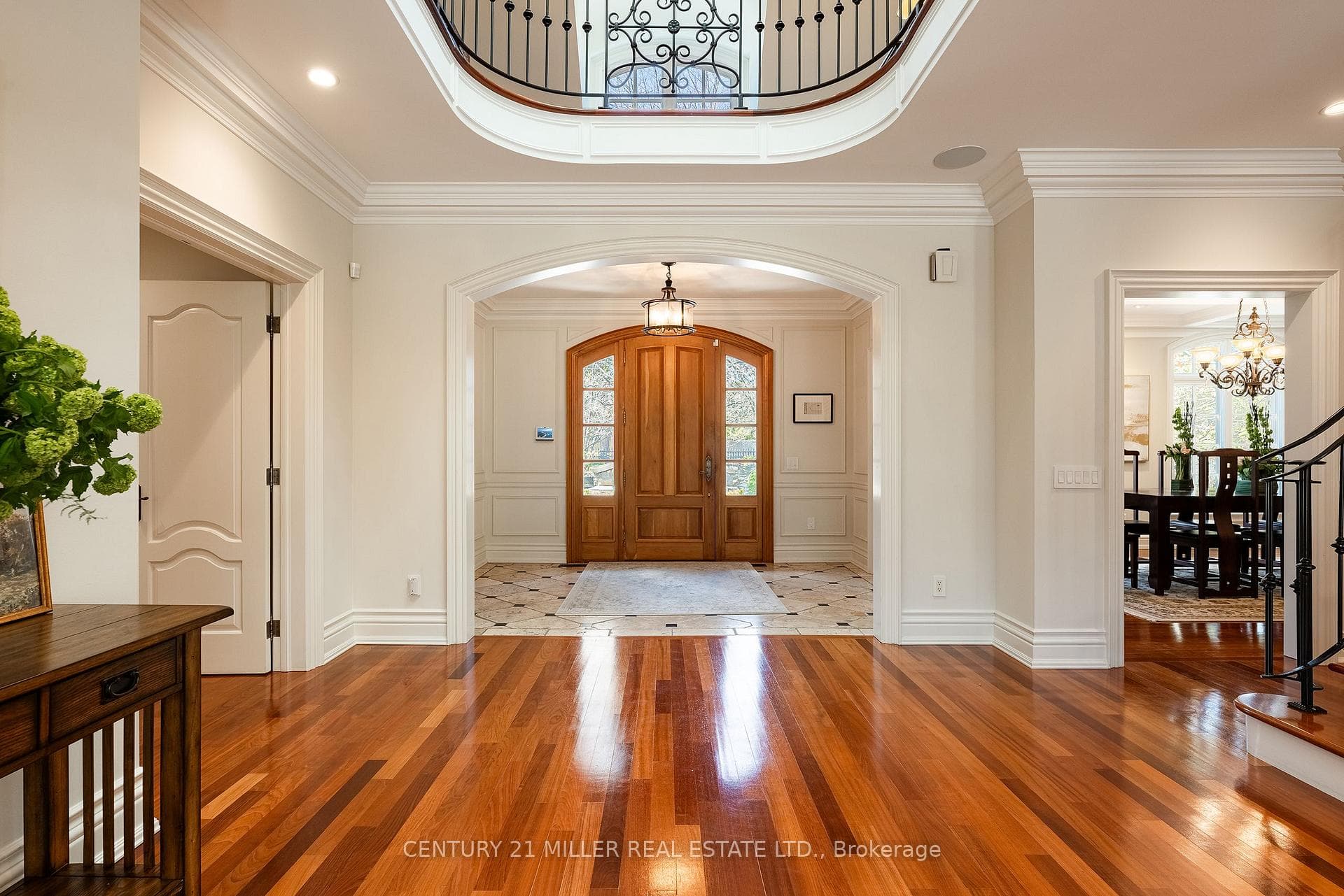 2096 Lakeshore Road - Detached photo 4 of 48 in Oakville, Ontario