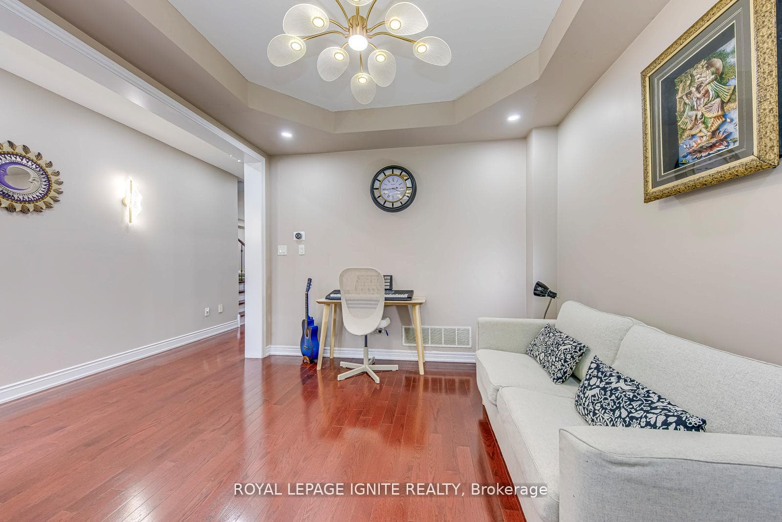 30 Streamline Drive - Detached photo 8 of 50 in Brampton, Ontario