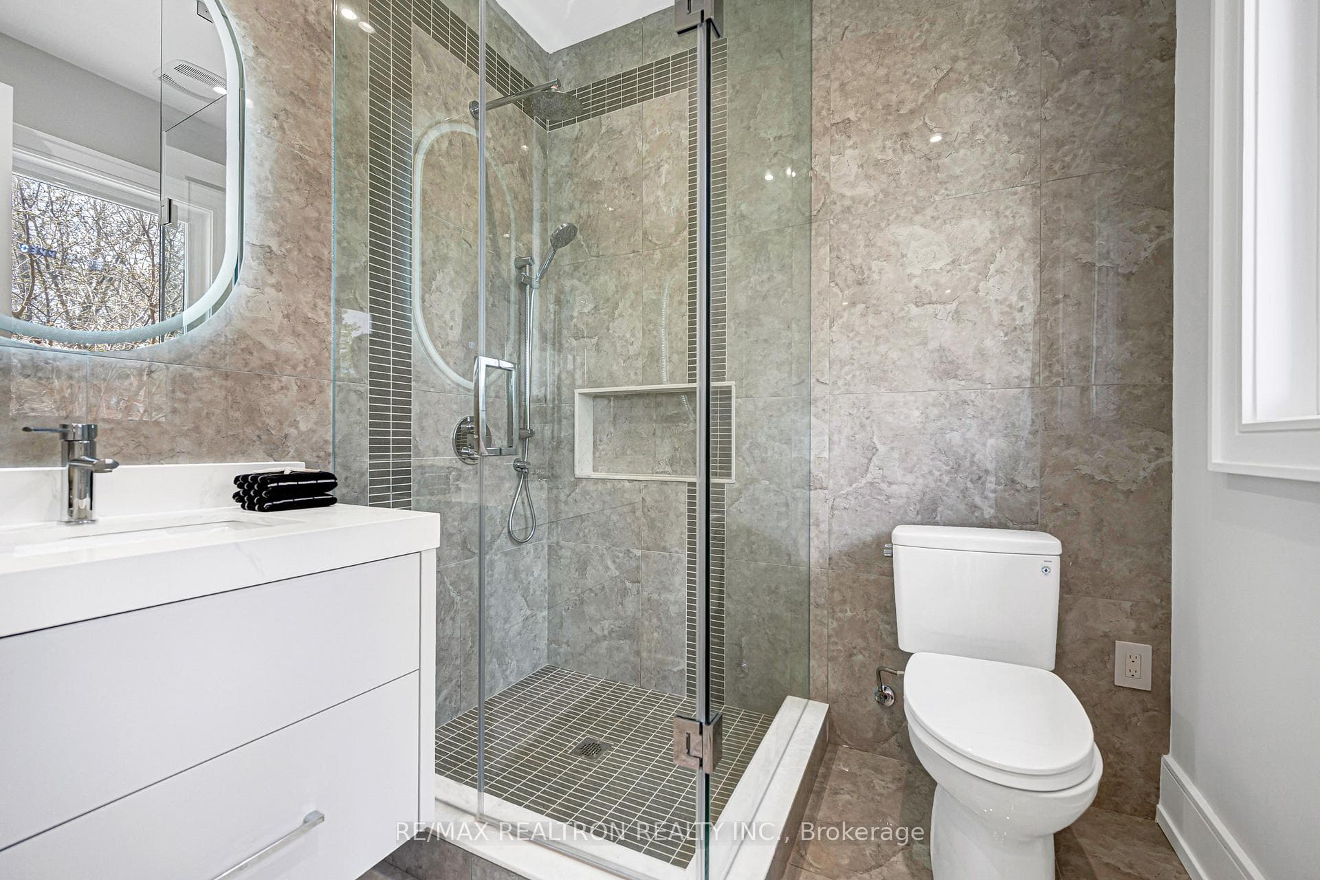 16 Ballyronan Road - Detached photo 26 of 37 in Don Mills / Parkwoods / Victoria Village, Ontario