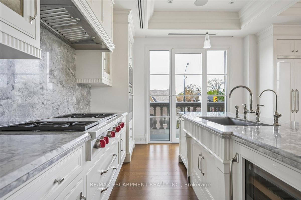 300 Randall Street Unit 211 - Condo photo 40 of 50 in Oakville, Ontario