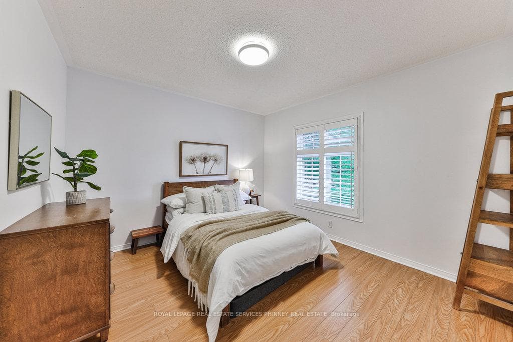 200 Lexington Road - Detached photo 18 of 37 in Oakville, Ontario
