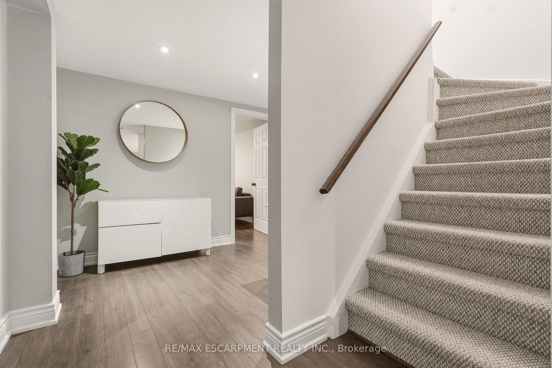 394 RANKIN Drive - Detached photo 34 of 50 in Burlington, Ontario