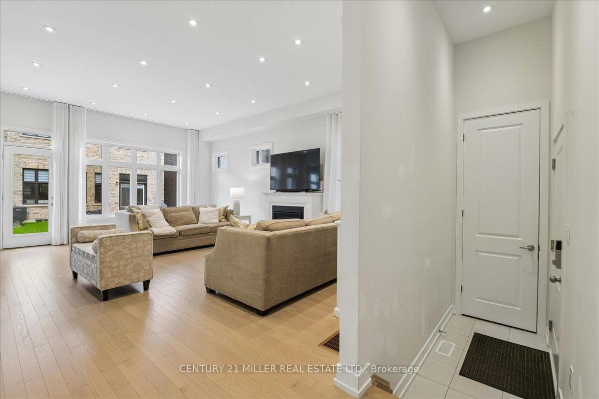 1358 Loon Lane - Detached photo 5 of 40 in Oakville, Ontario