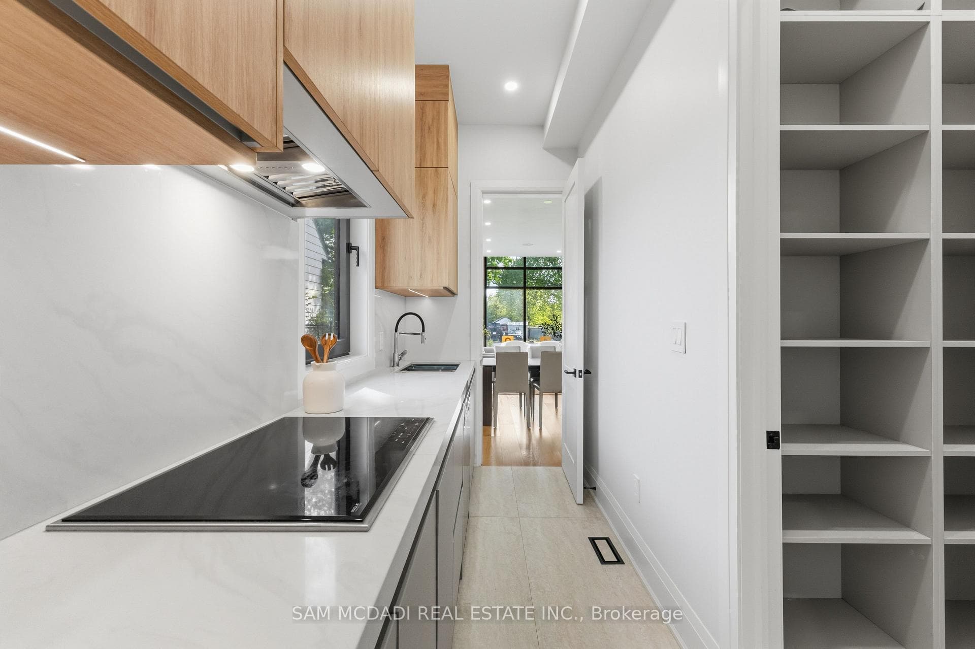 9 Earl Street - Detached photo 9 of 47 in Mississauga, Ontario
