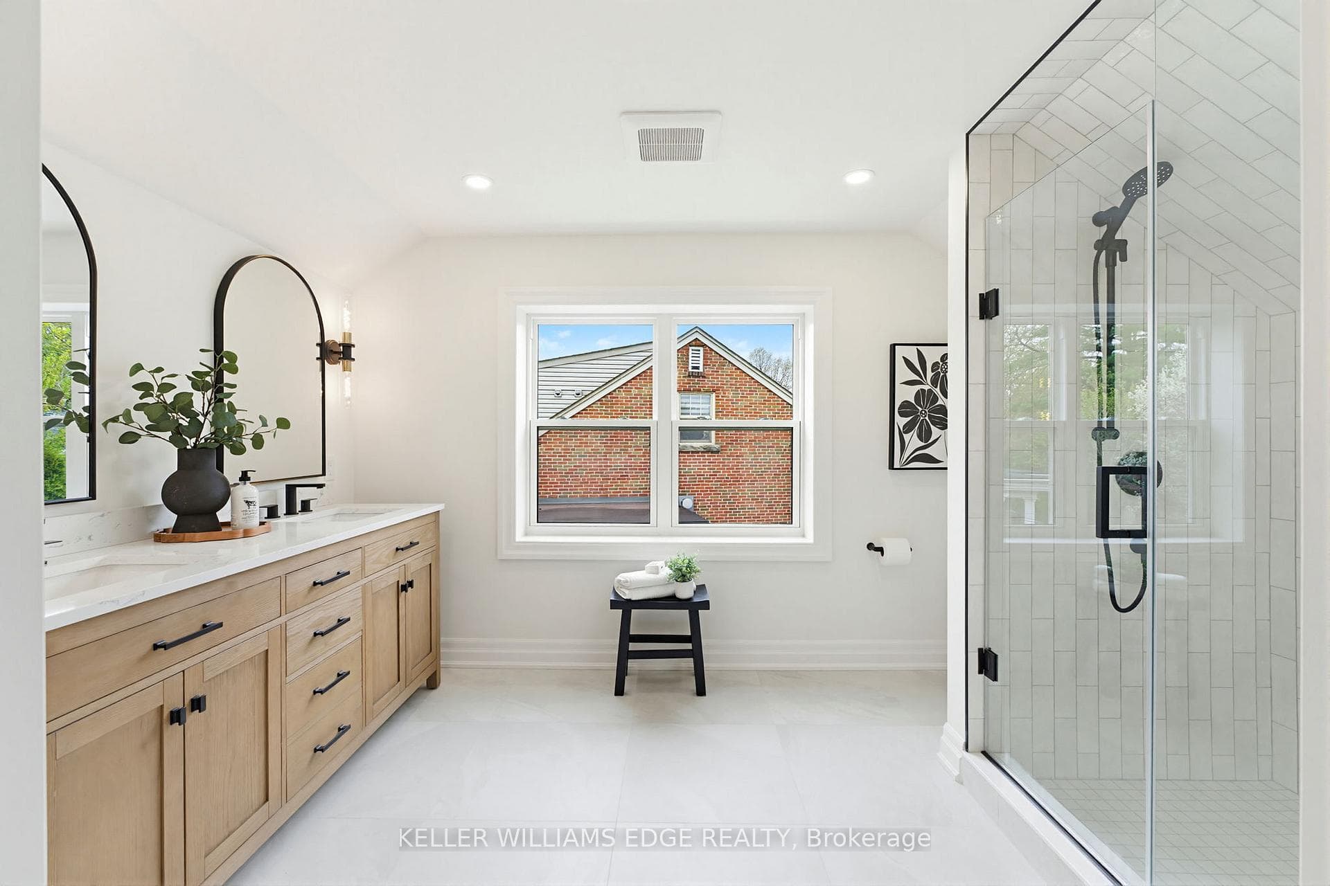 586 Woodland Avenue - Detached photo 14 of 45 in Burlington, Ontario