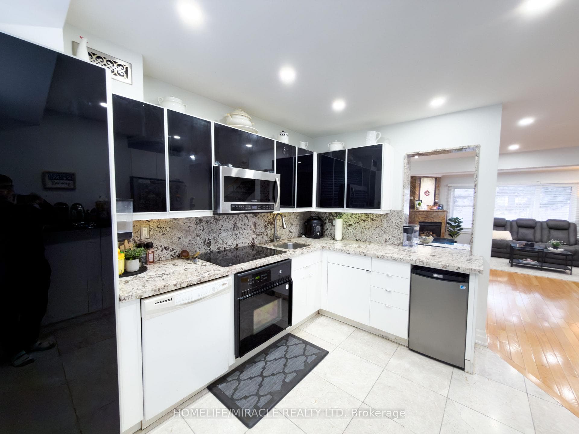 2440 Bromsgrove Road Unit 64 - Condo photo 21 of 40 in Mississauga, Ontario