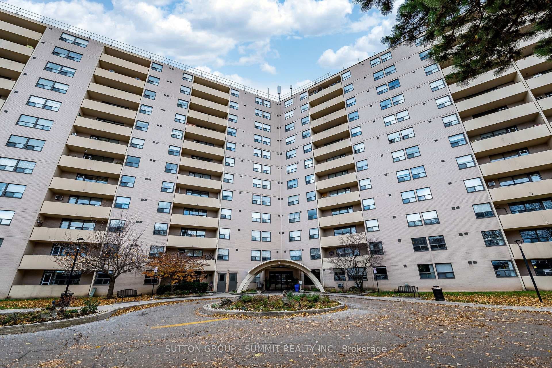700 DYNES Road Unit 618 - home for sale in Burlington, Ontario