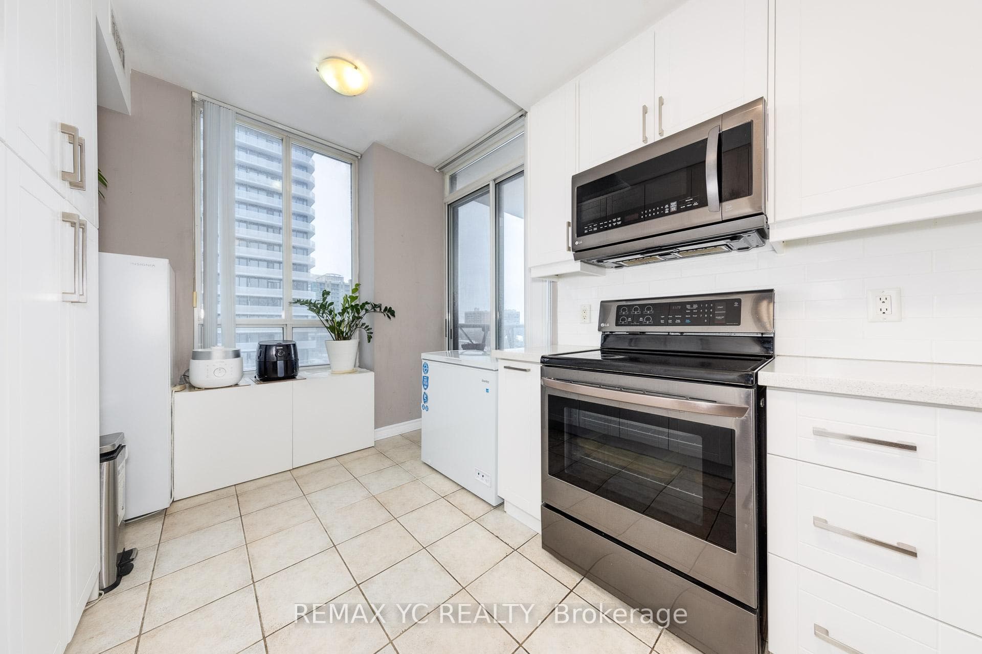 28 Byng Avenue Unit 802 - Condo photo 10 of 21 in Willowdale / Newtonbrook, Ontario