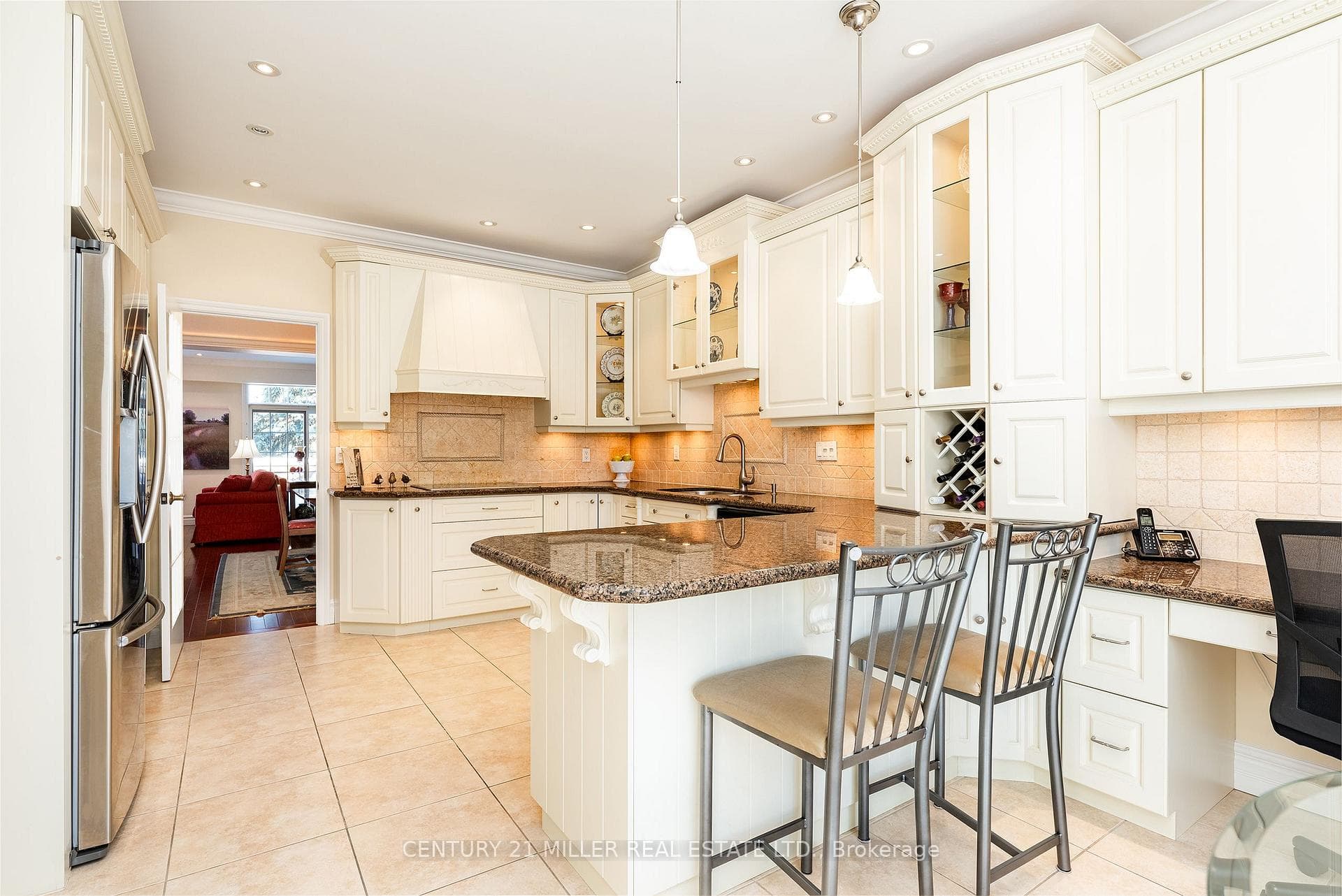 23 Chisholm Street - Townhouse photo 6 of 33 in Oakville, Ontario