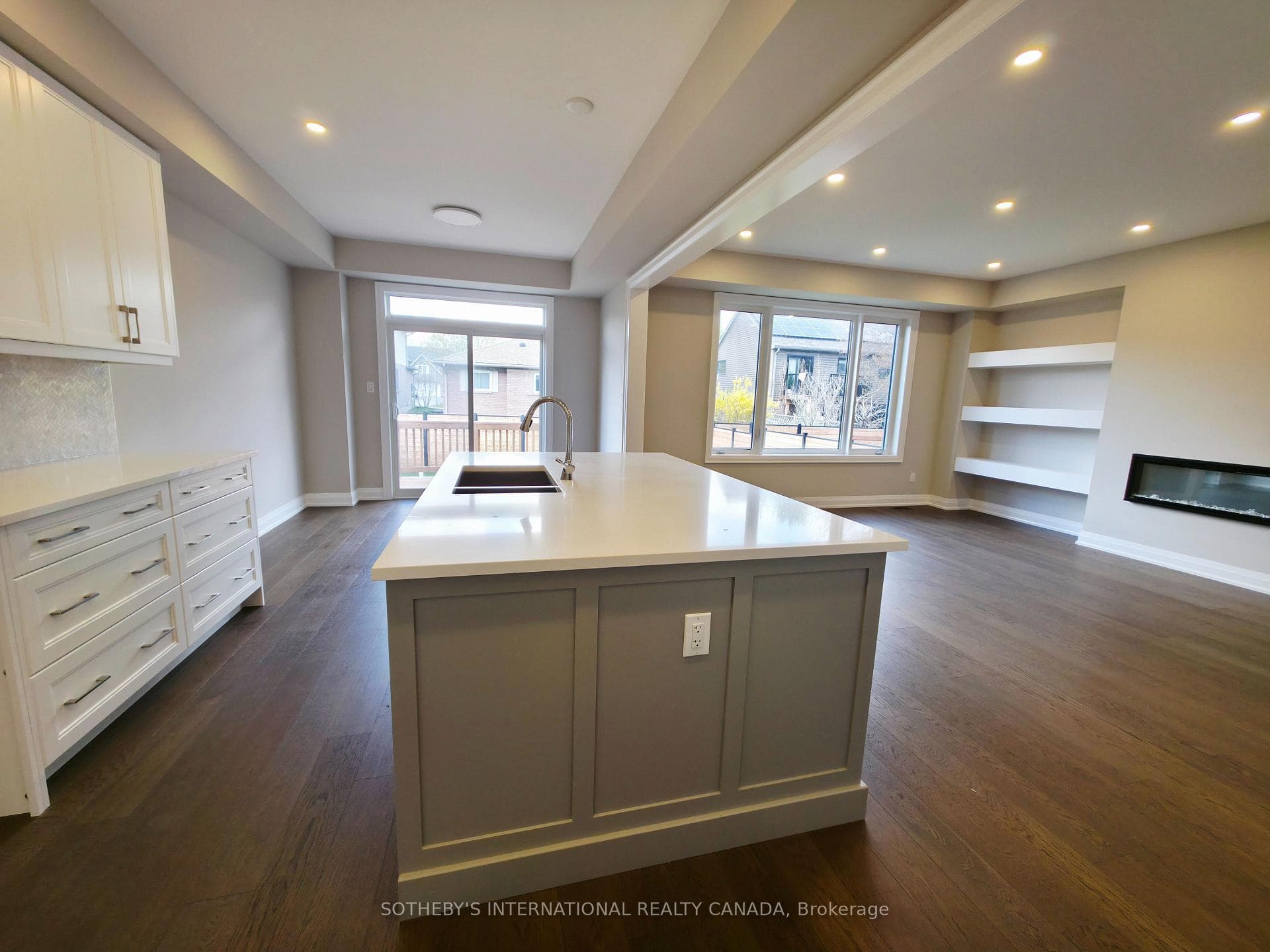 516 Markay Common - Detached photo 8 of 24 in Burlington, Ontario