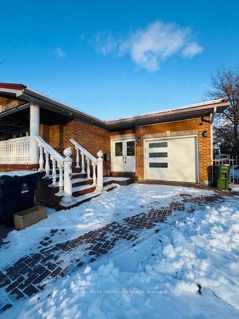 46 Orpington Crescent - Detached photo 4 of 16 in Etobicoke (West Mall / Rexdale), Ontario