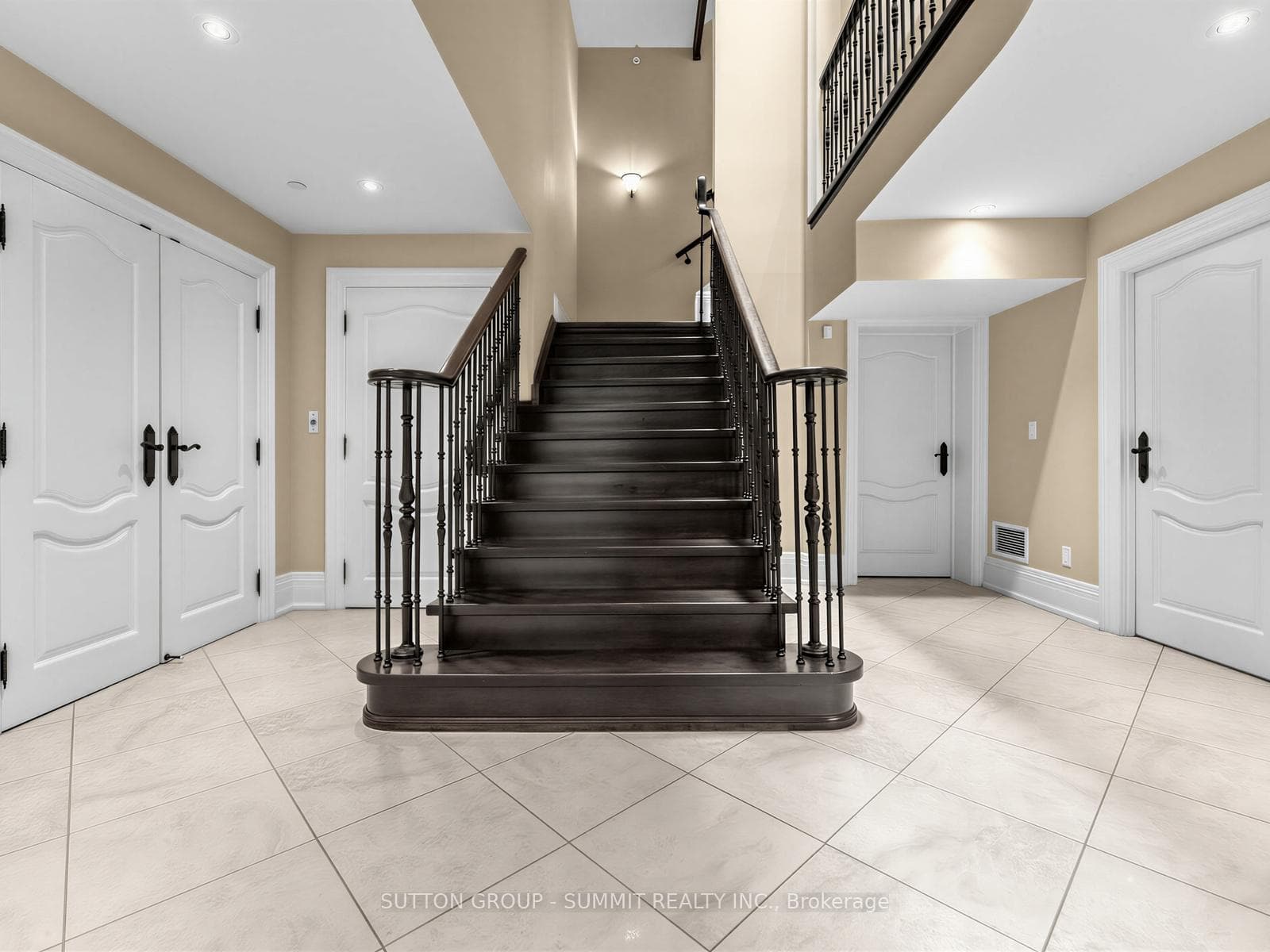217 Eastcourt Road - Detached photo 32 of 47 in Oakville, Ontario