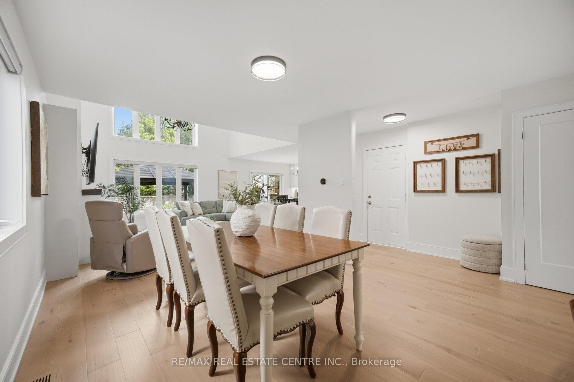 5388 Kindos Street - Detached photo 8 of 50 in Burlington, Ontario