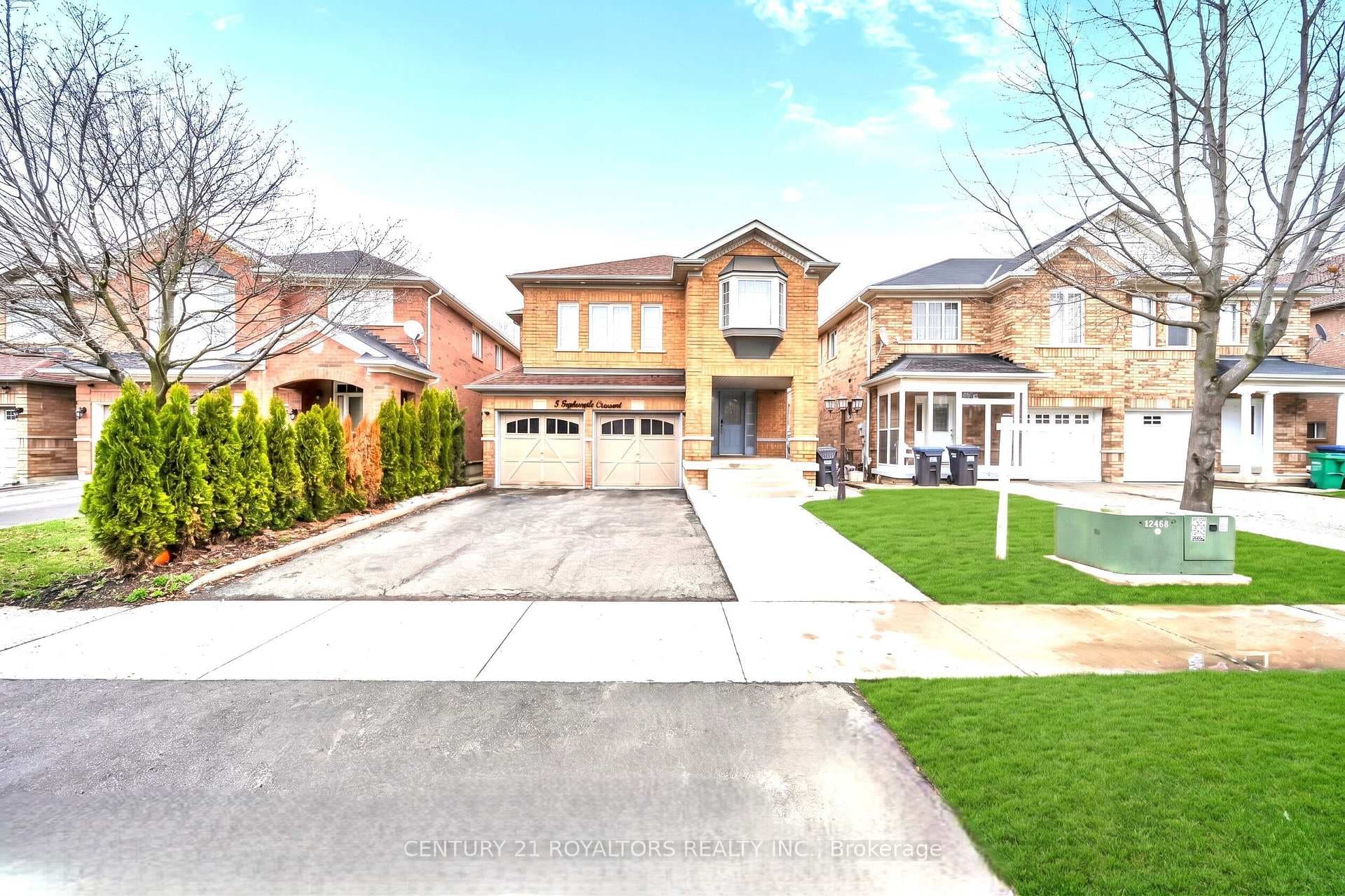 5 Farthingale Crescent - Detached for sale in Castlemore, Ontario