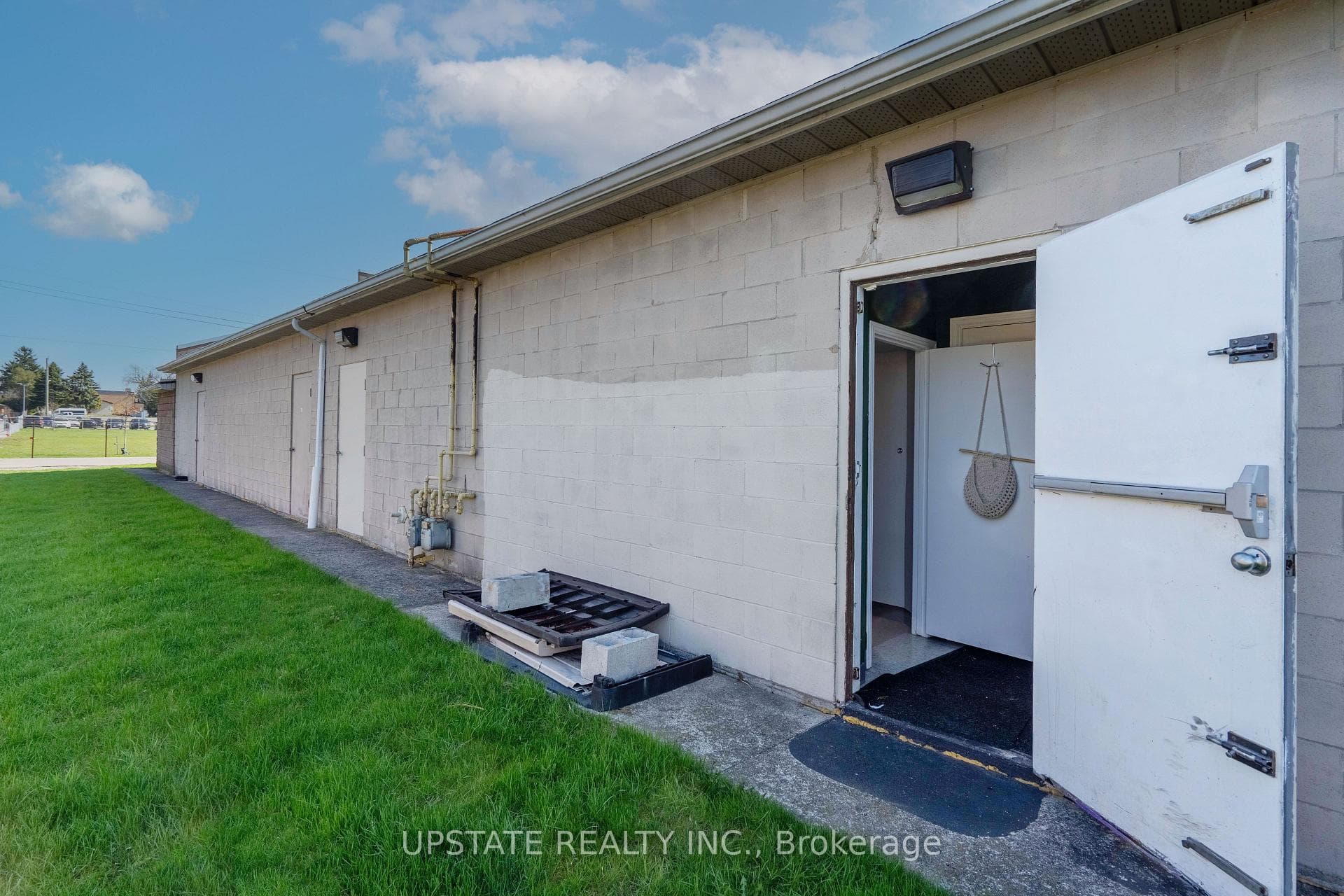 1760 Upper James Street Unit 4 - Commercial photo 22 of 23 in Hamilton, Ontario