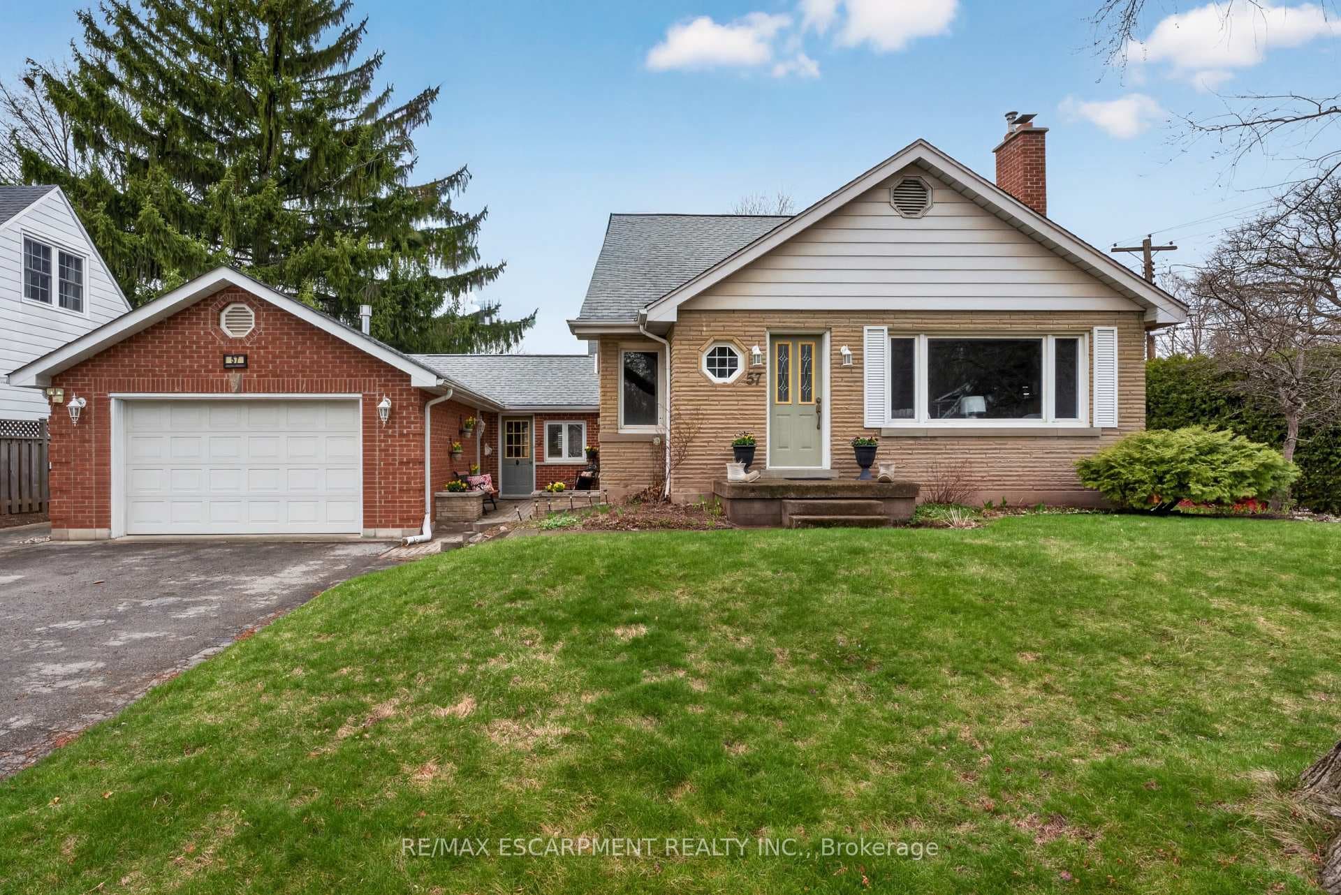 57 Park Avenue - Detached for sale in Tyandaga, Ontario