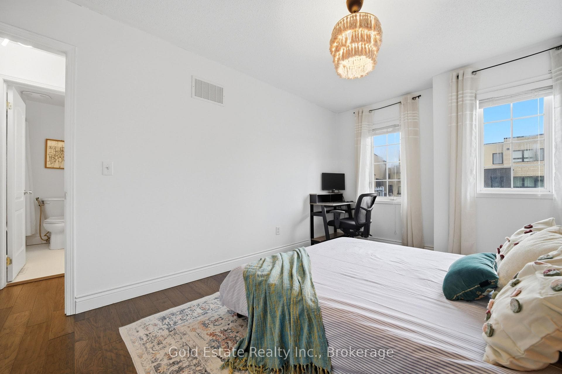 4875 Valera Road - Townhouse photo 17 of 23 in Burlington, Ontario