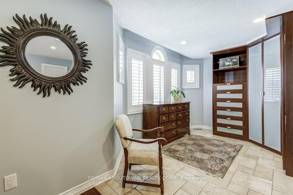 2080 Mckerlie Crescent - Detached photo 22 of 50 in Burlington, Ontario