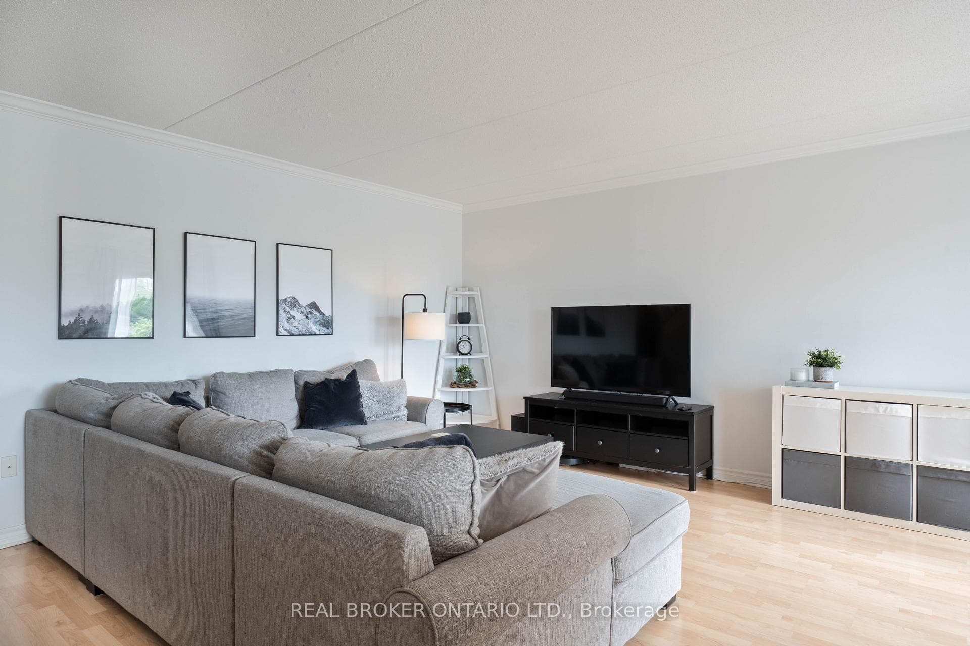 4450 Fairview Street Unit 304 - Condo for sale in Aldershot, Ontario