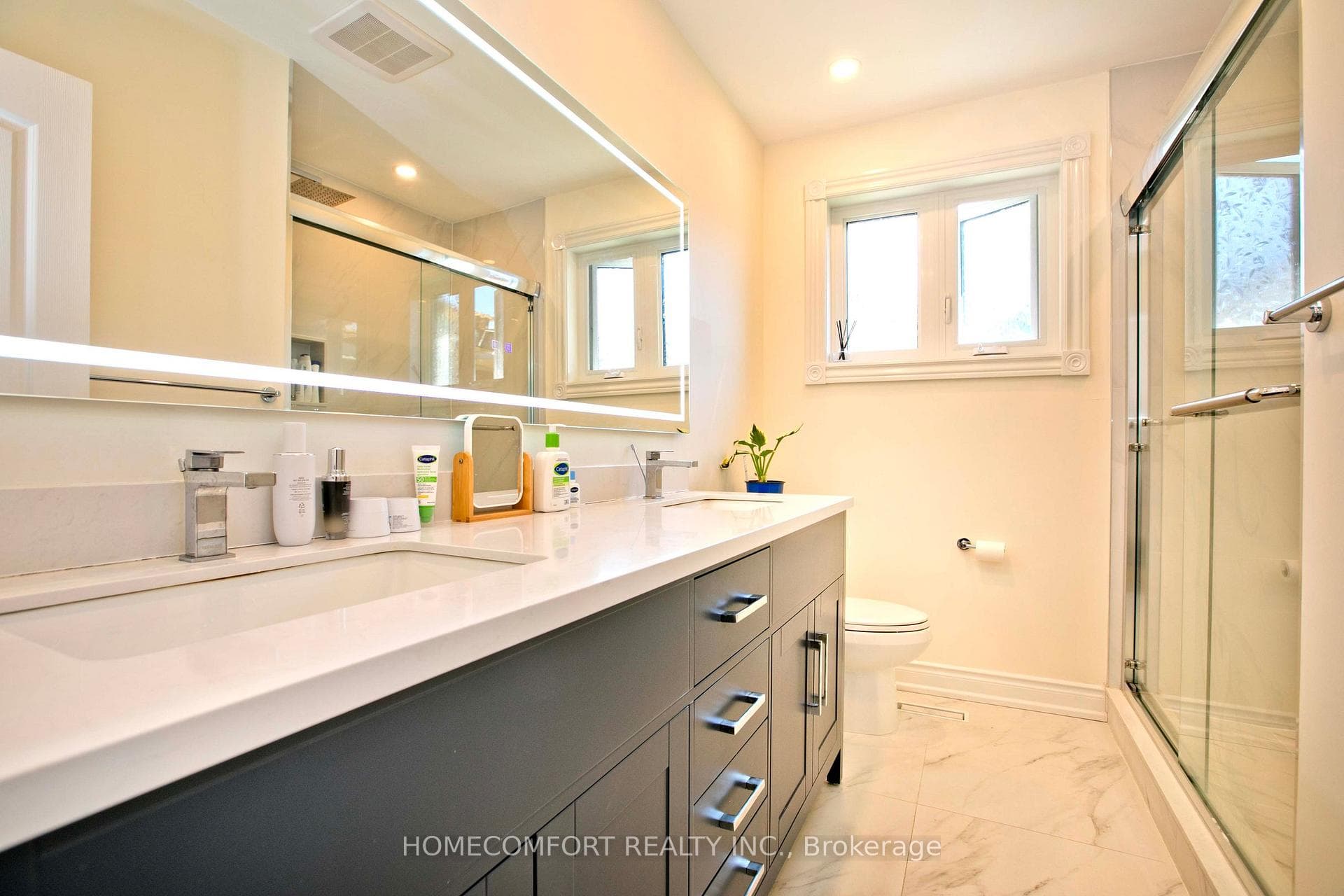 19 Oldborough Circle - Detached photo 18 of 37 in Hillcrest Village / Bayview Village, Ontario