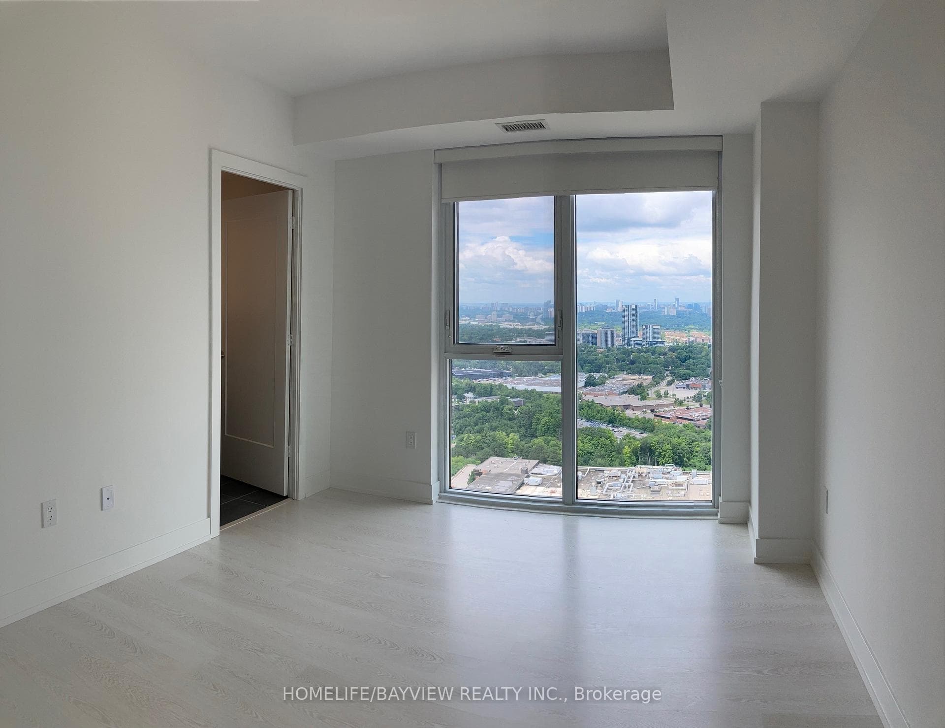 30 Inn On The Park Drive Unit 4303 - Condo photo 8 of 15 in Don Mills / Parkwoods / Victoria Village, Ontario