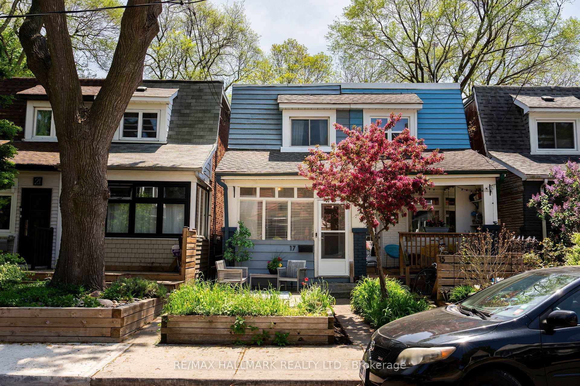17 Mountalan Avenue - Semi-Detached photo 5 of 42 in Riverdale / Leslieville, Ontario