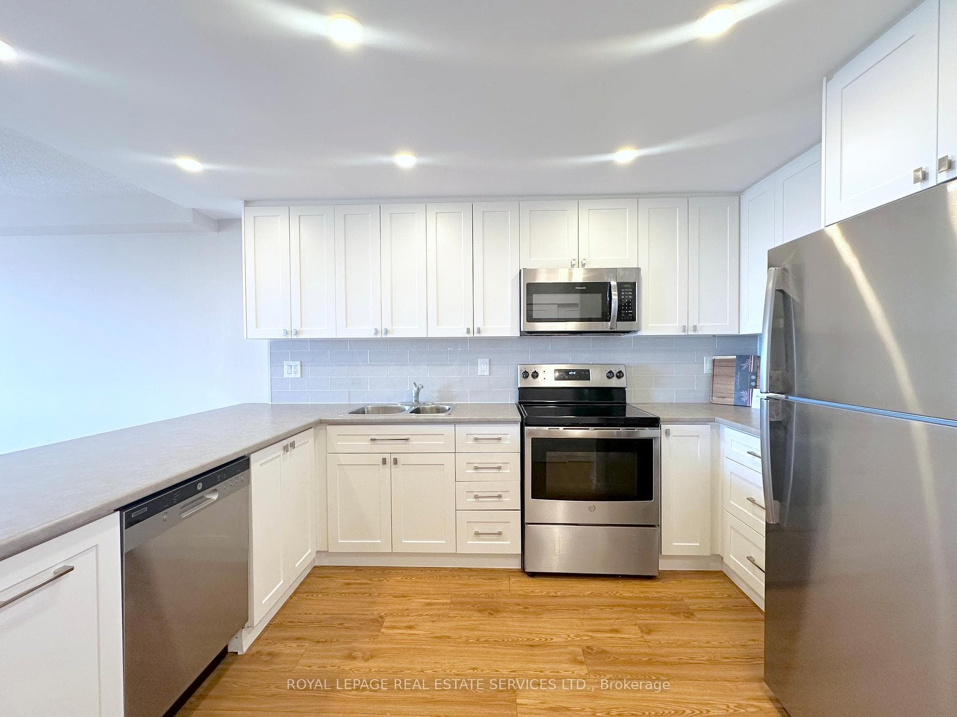 190 Clark Boulevard Unit 1112 - Condo photo 3 of 18 in Brampton, Ontario