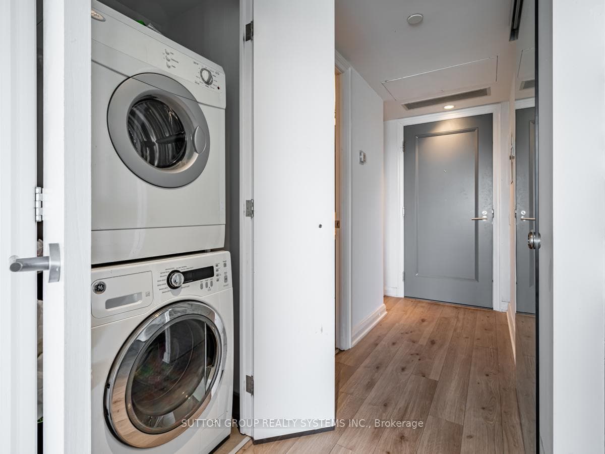 155 Yorkville Avenue Unit 2503 - Condo photo 4 of 19 in Annex / Yorkville / Summerhill, Ontario
