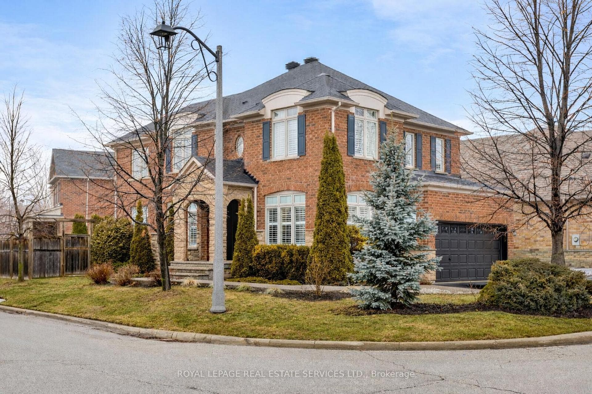 2213 Littondale Lane - Detached for sale in Old Oakville, Ontario