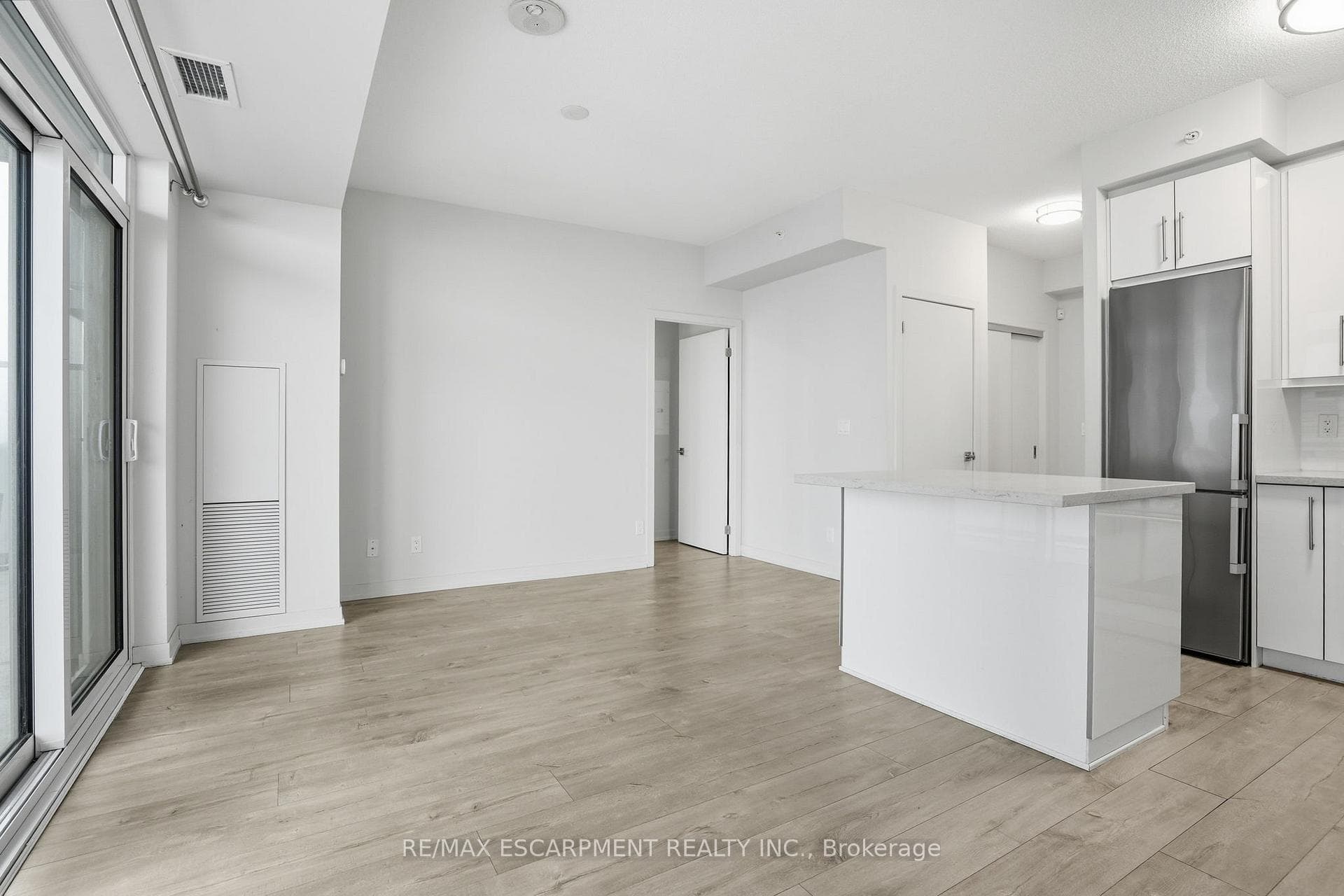 2087 Fairview Street Unit 1310 - Condo photo 13 of 27 in Burlington, Ontario