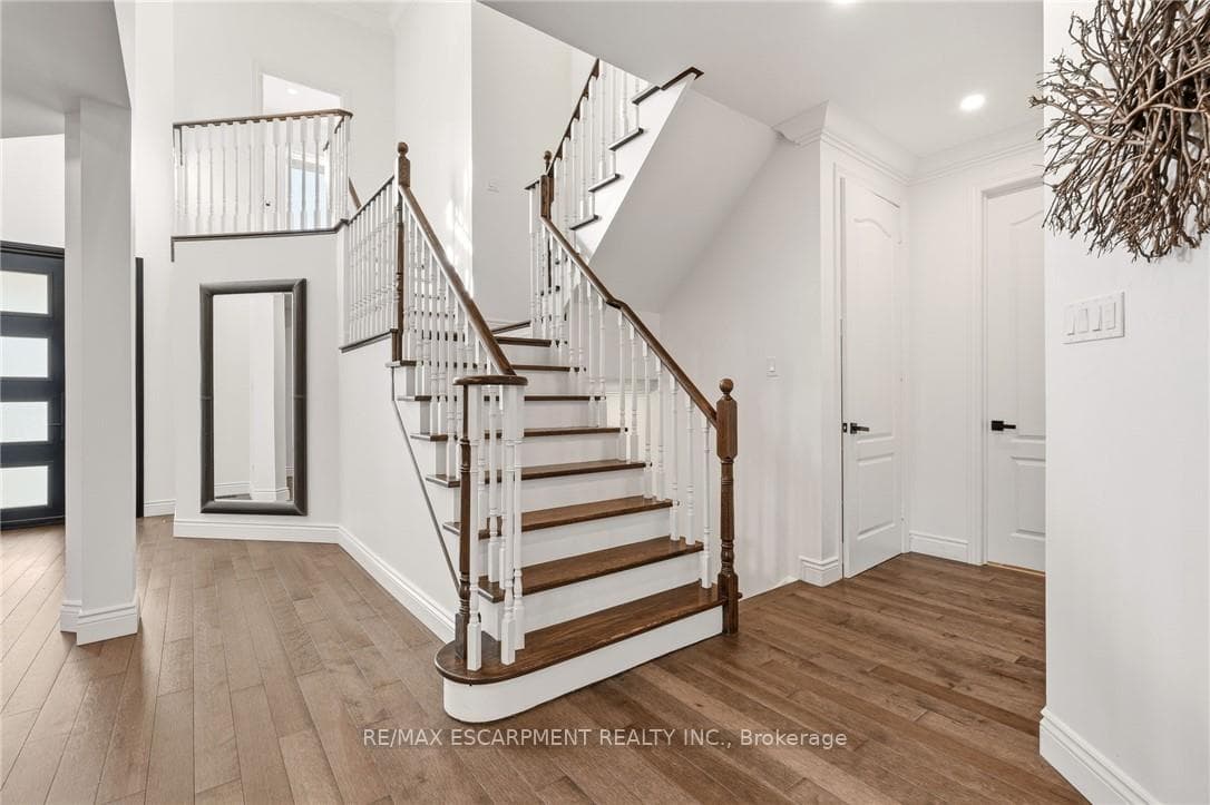 2091 Willhaven Trail - Detached photo 11 of 31 in Oakville, Ontario