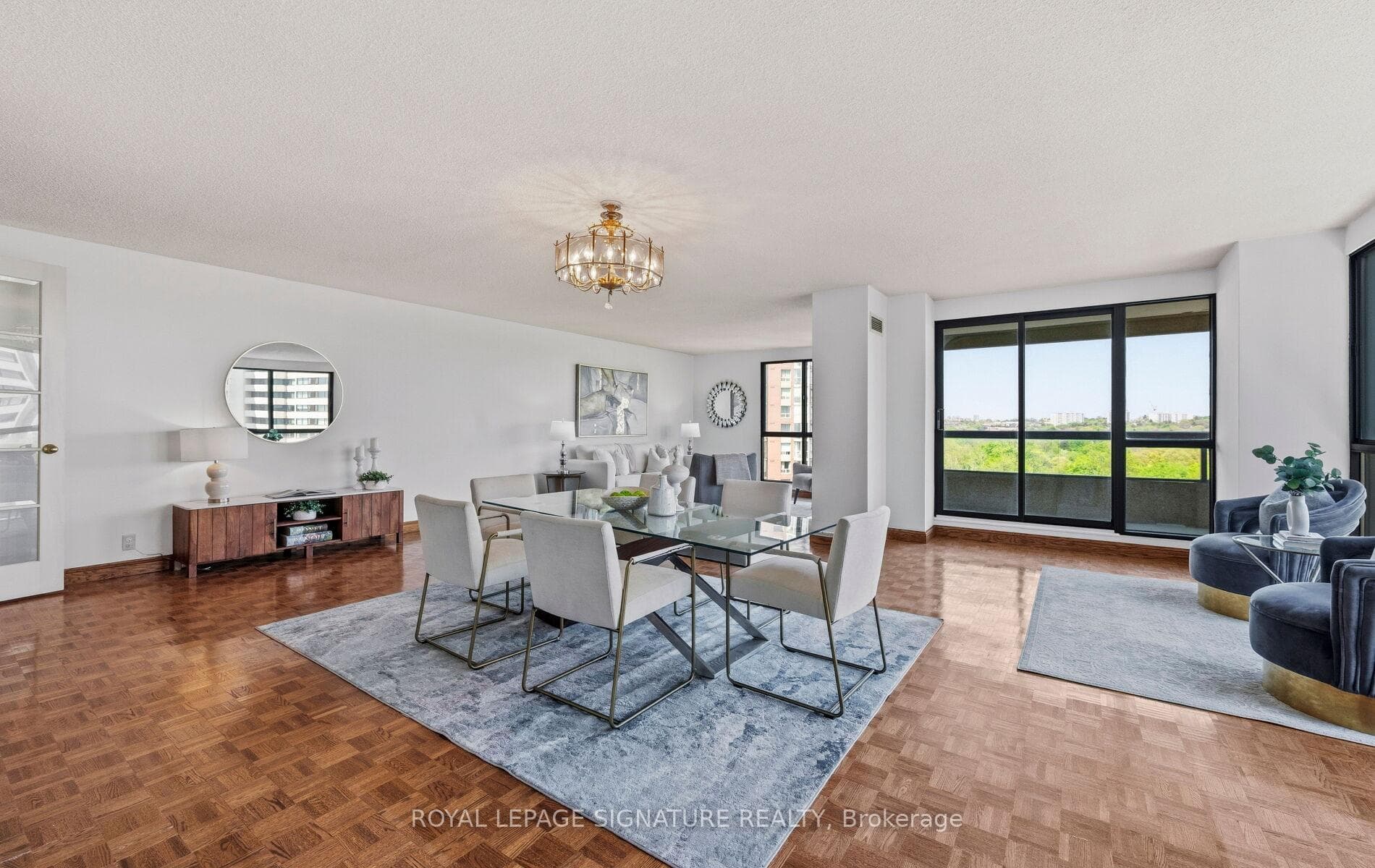 3 Concorde Place Unit 805 - Condo photo 4 of 36 in Don Mills / Parkwoods / Victoria Village, Ontario