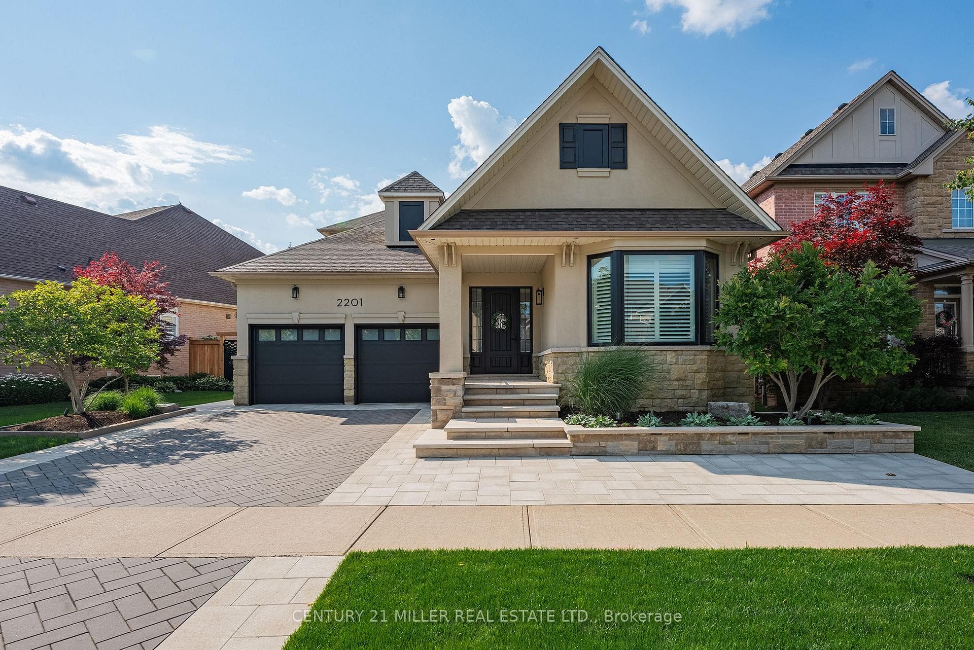 2201 Rochester Circle - Detached photo 3 of 47 in Oakville, Ontario
