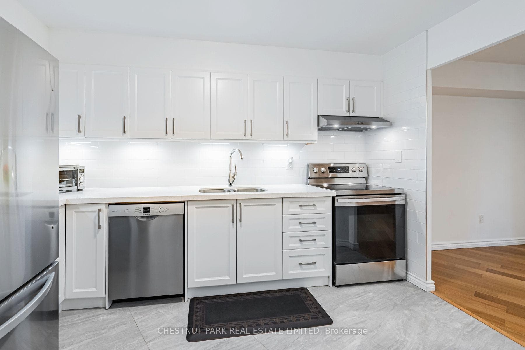 60 Pavane Linkway N/A Unit 206 - Condo photo 11 of 45 in Flemingdon Park / Don Mills, Ontario