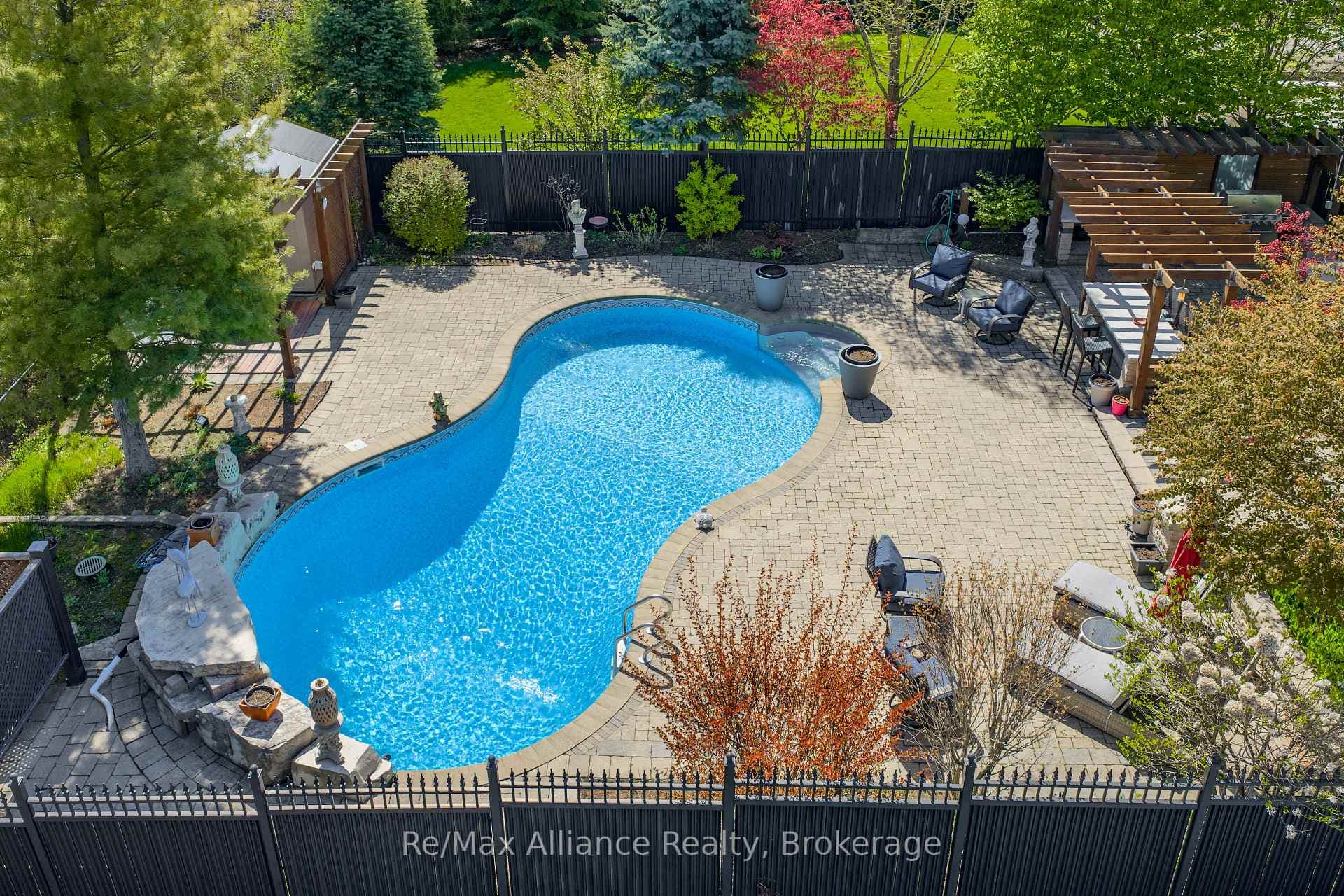 203 Burloak Drive - Detached photo 49 of 50 in Oakville, Ontario
